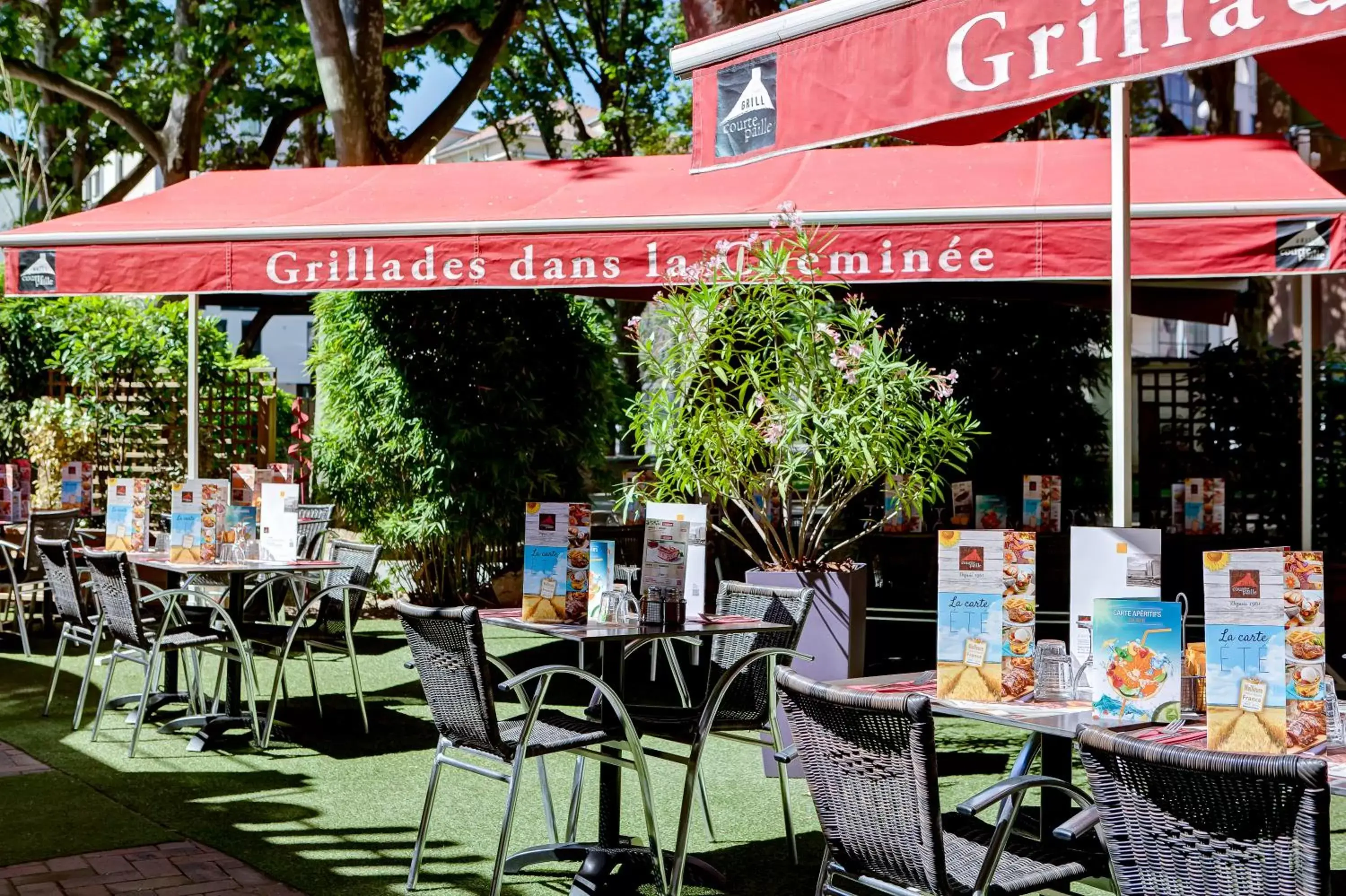 Patio, Restaurant/Places to Eat in ibis Lyon Gare Part Dieu