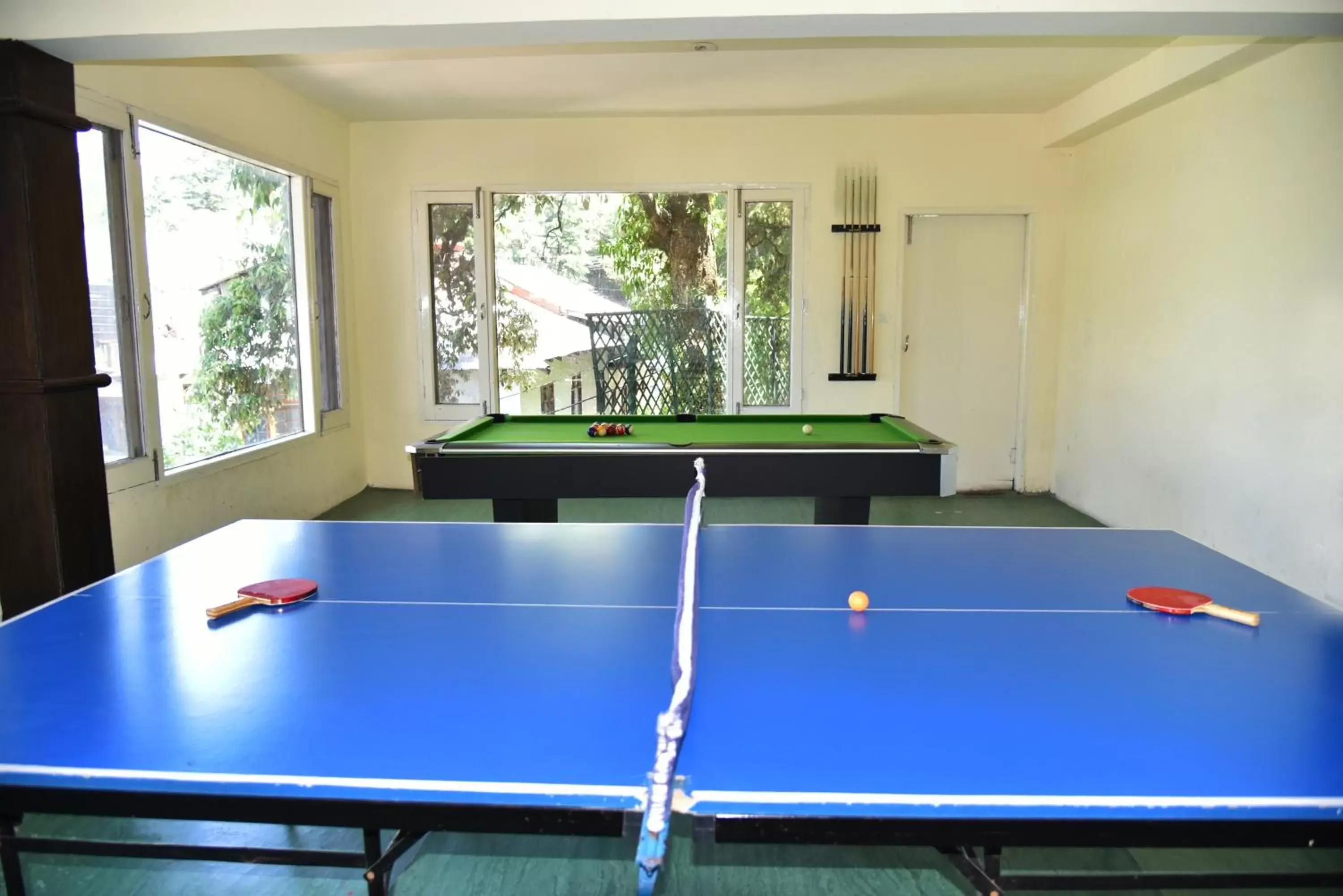 Game Room, Billiards in Indraprastha Resort, Dalhousie