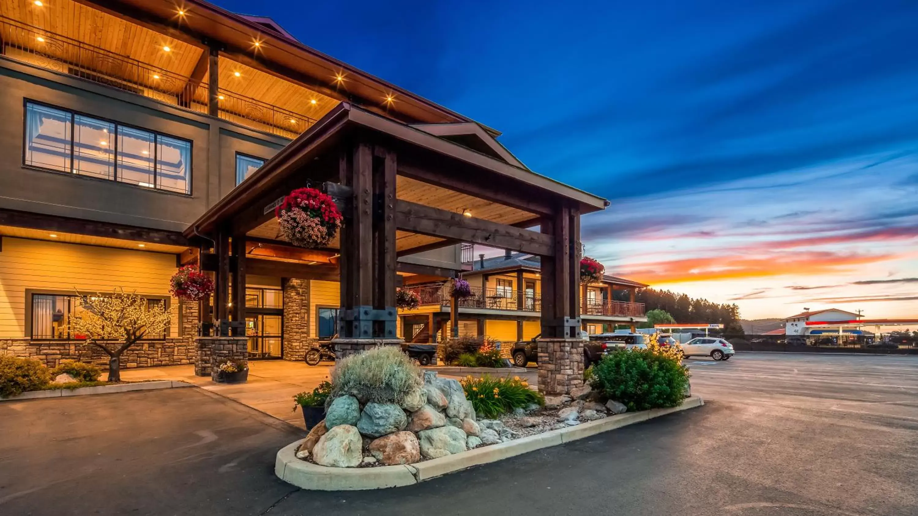 Facade/entrance, Property Building in Best Western Plus Flathead Lake Inn and Suites