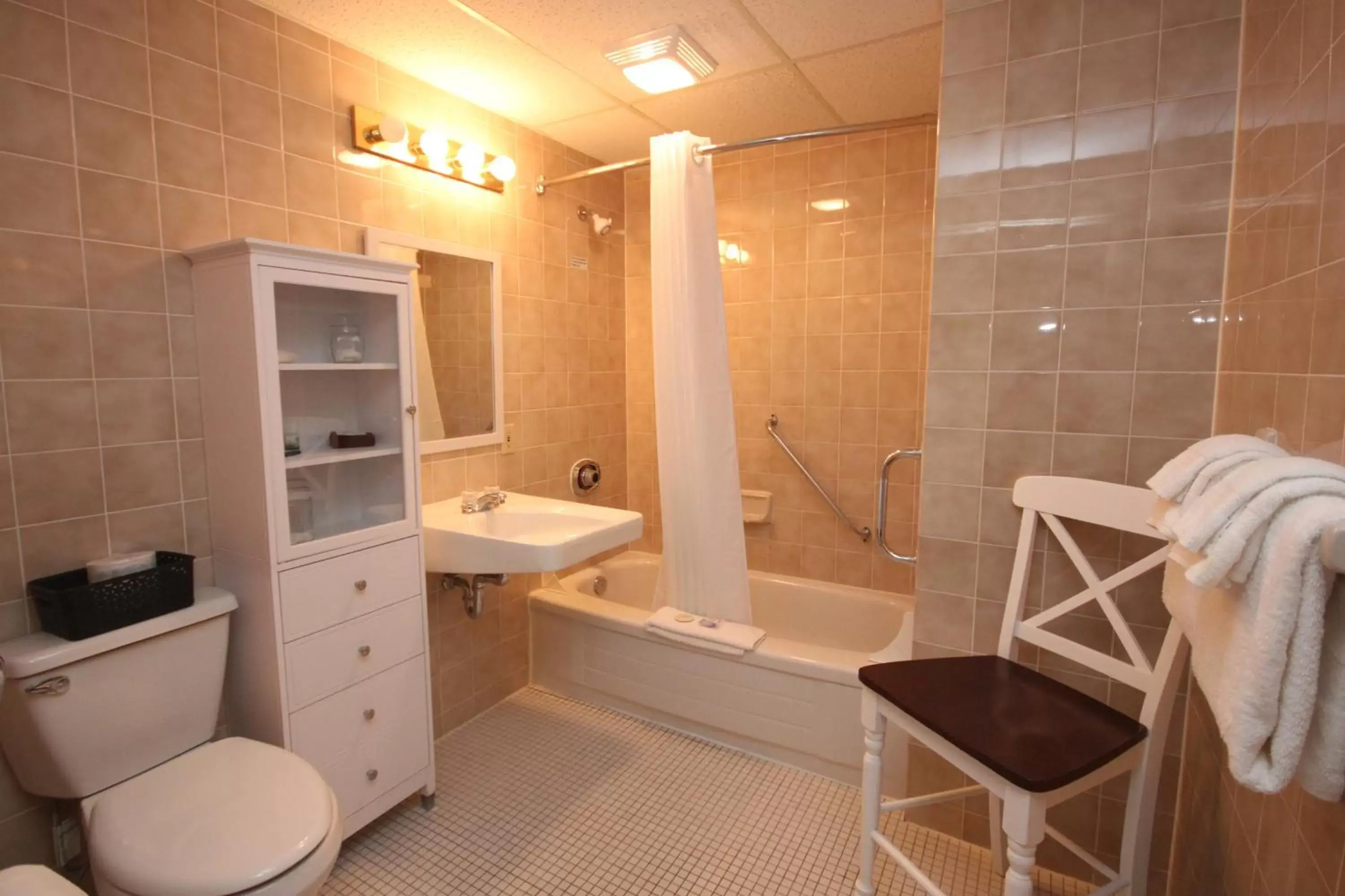 Bathroom in St Andrews Inn & Suites