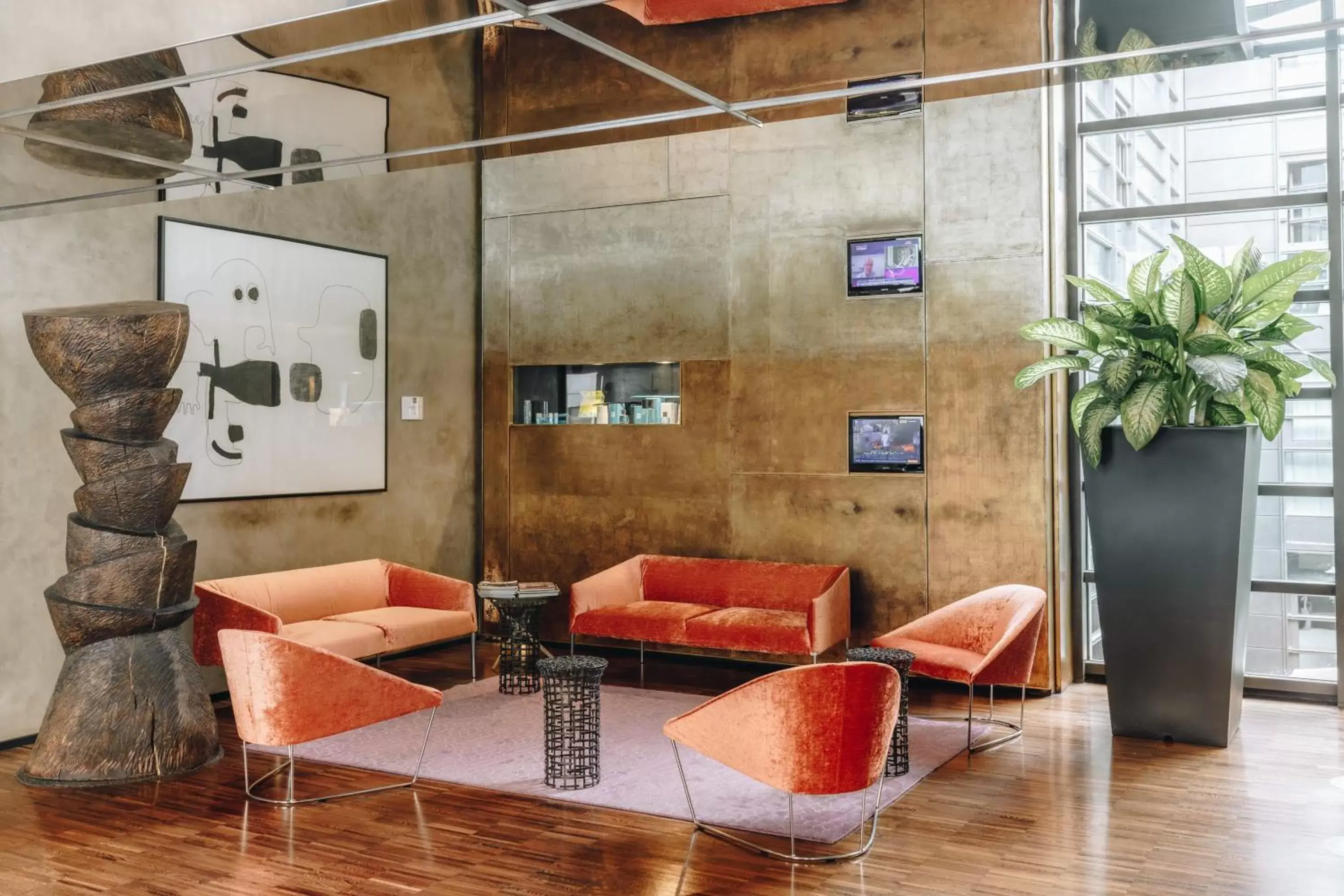 Communal lounge/ TV room, Lobby/Reception in DelleArti Design Hotel