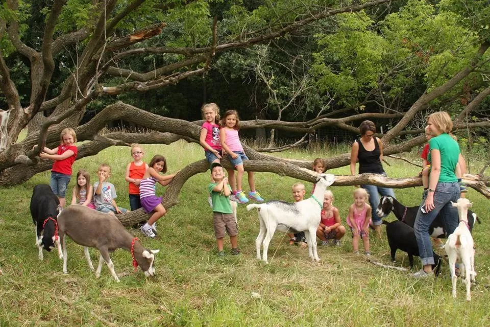 People in Rainbow Ridge Farms