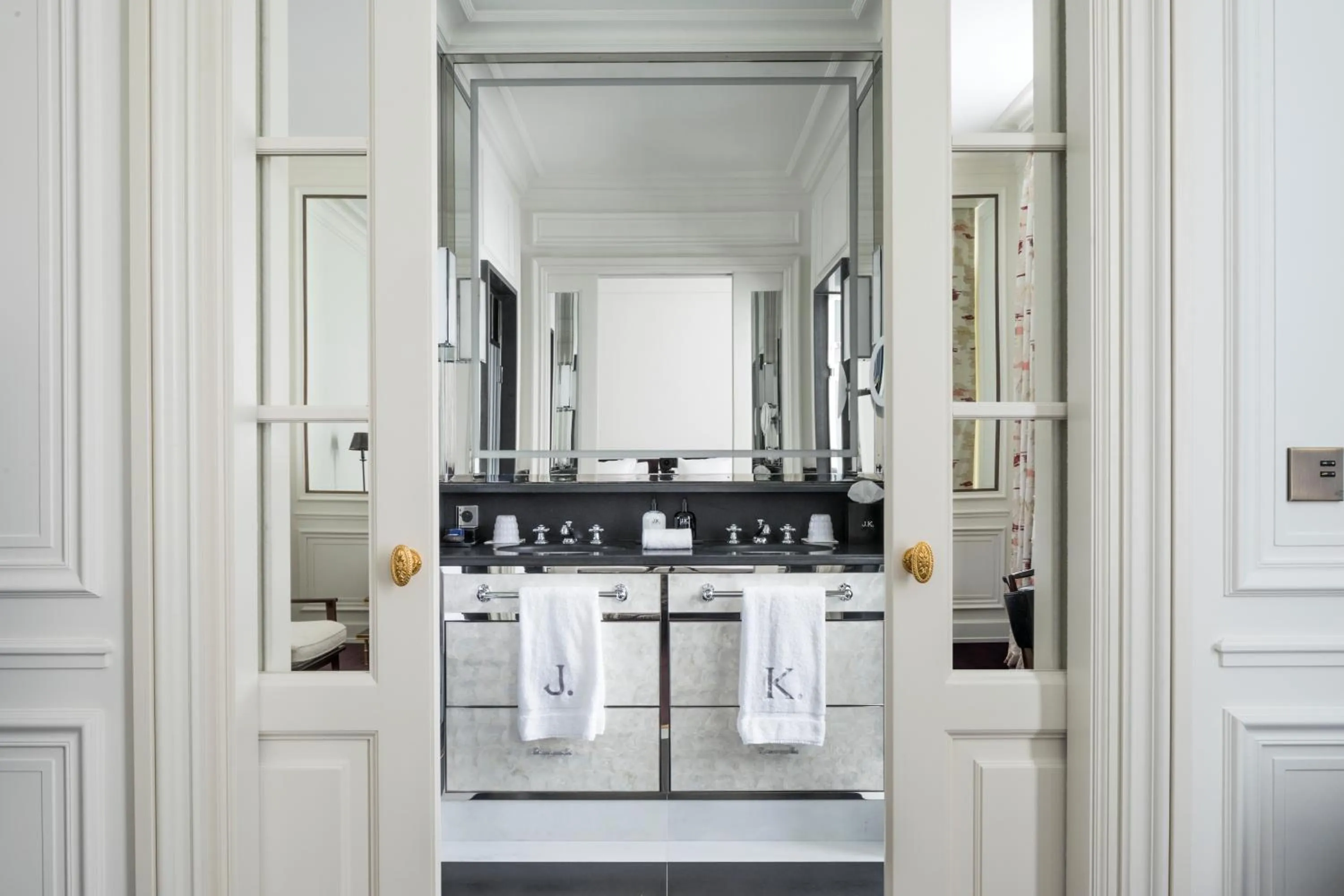 Bathroom in J.K. Place Paris