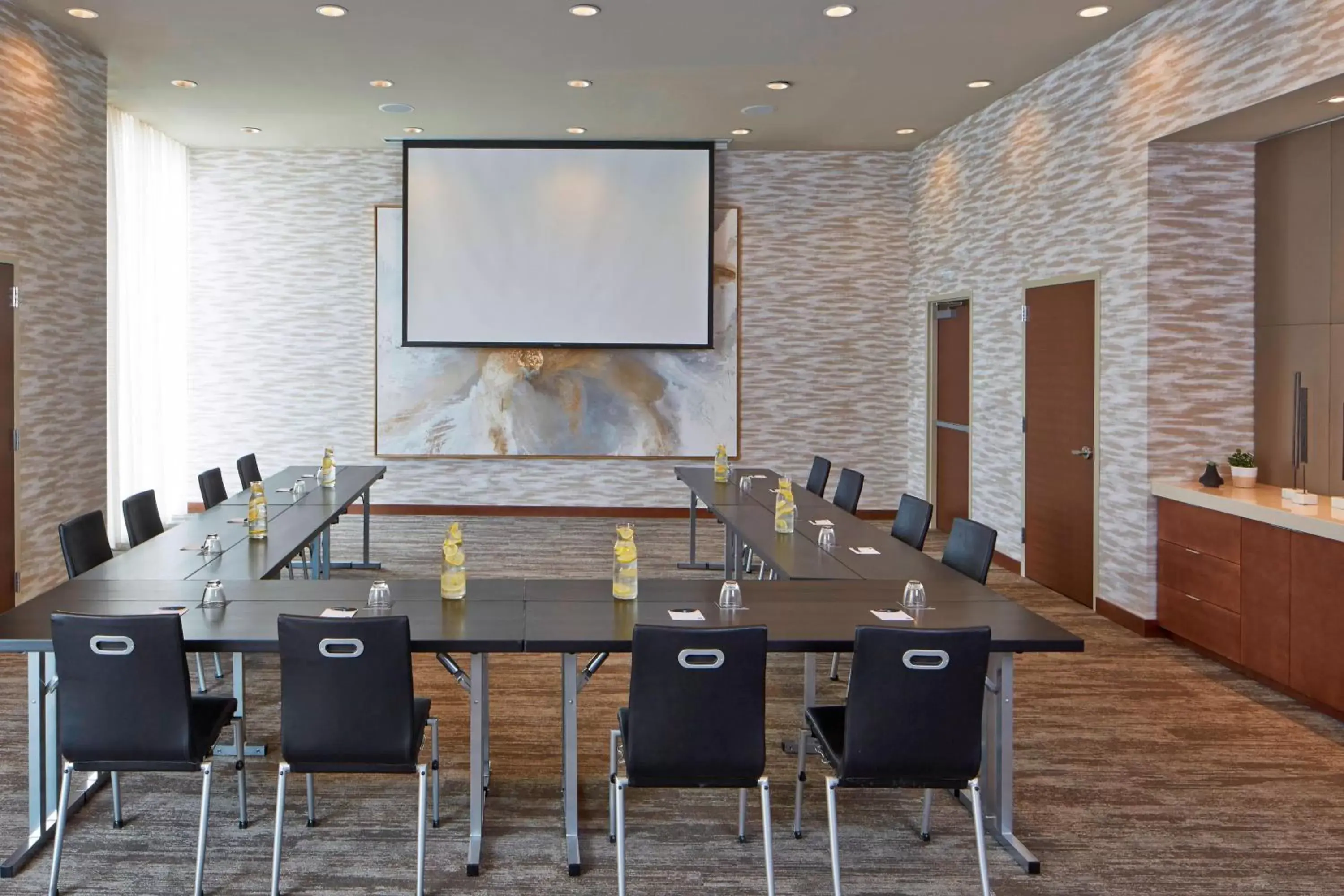 Meeting/conference room in AC Hotel by Marriott Des Moines East Village