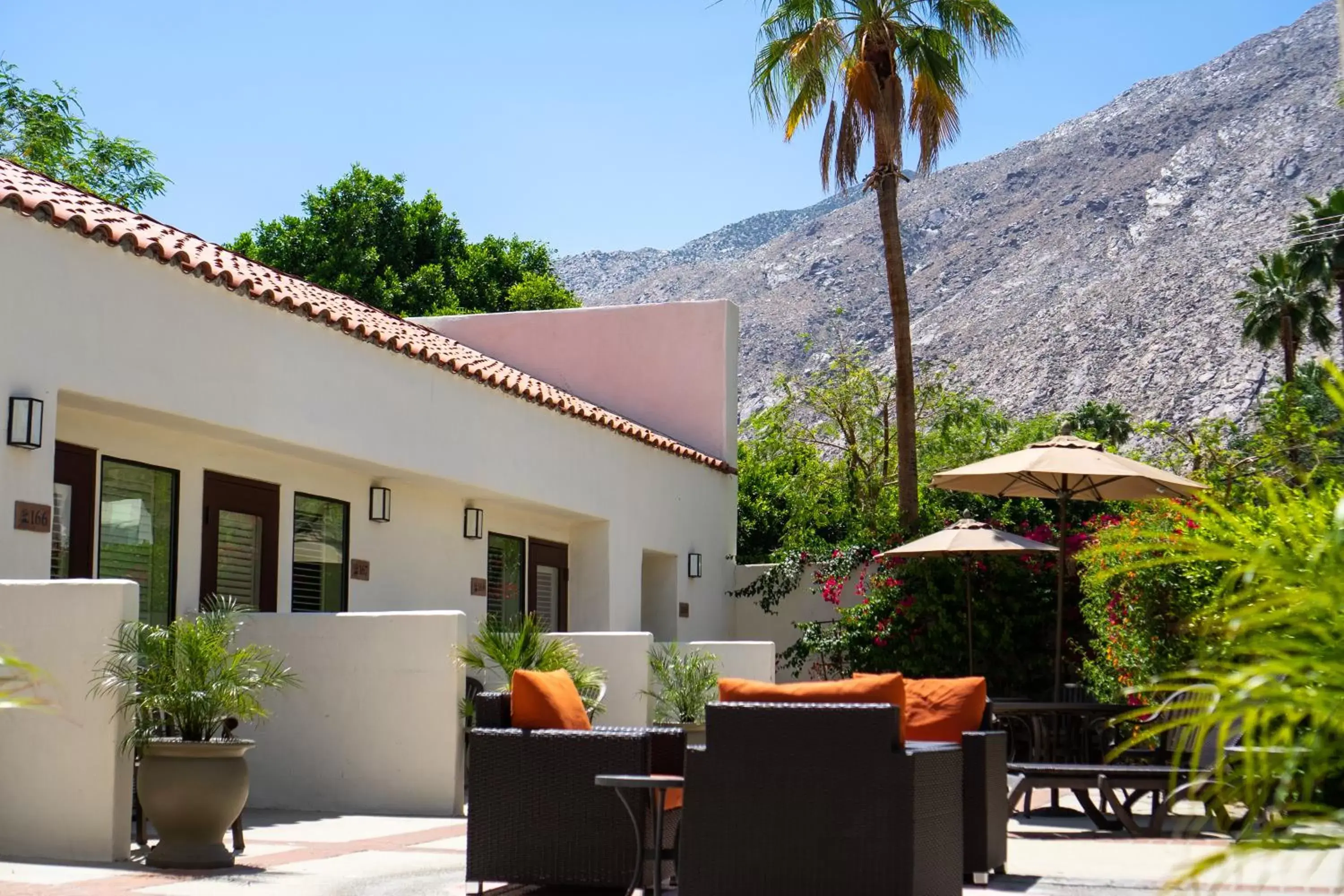 Patio, Property Building in Palm Mountain Resort & Spa