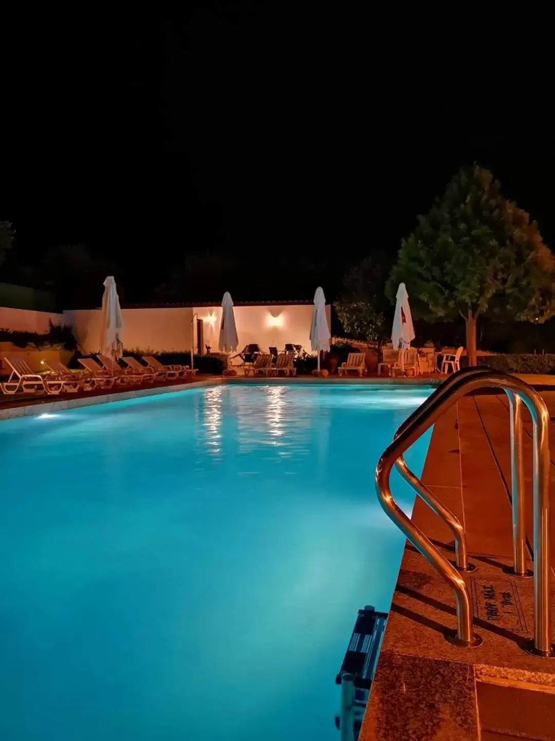 Swimming Pool in Hotel Berne