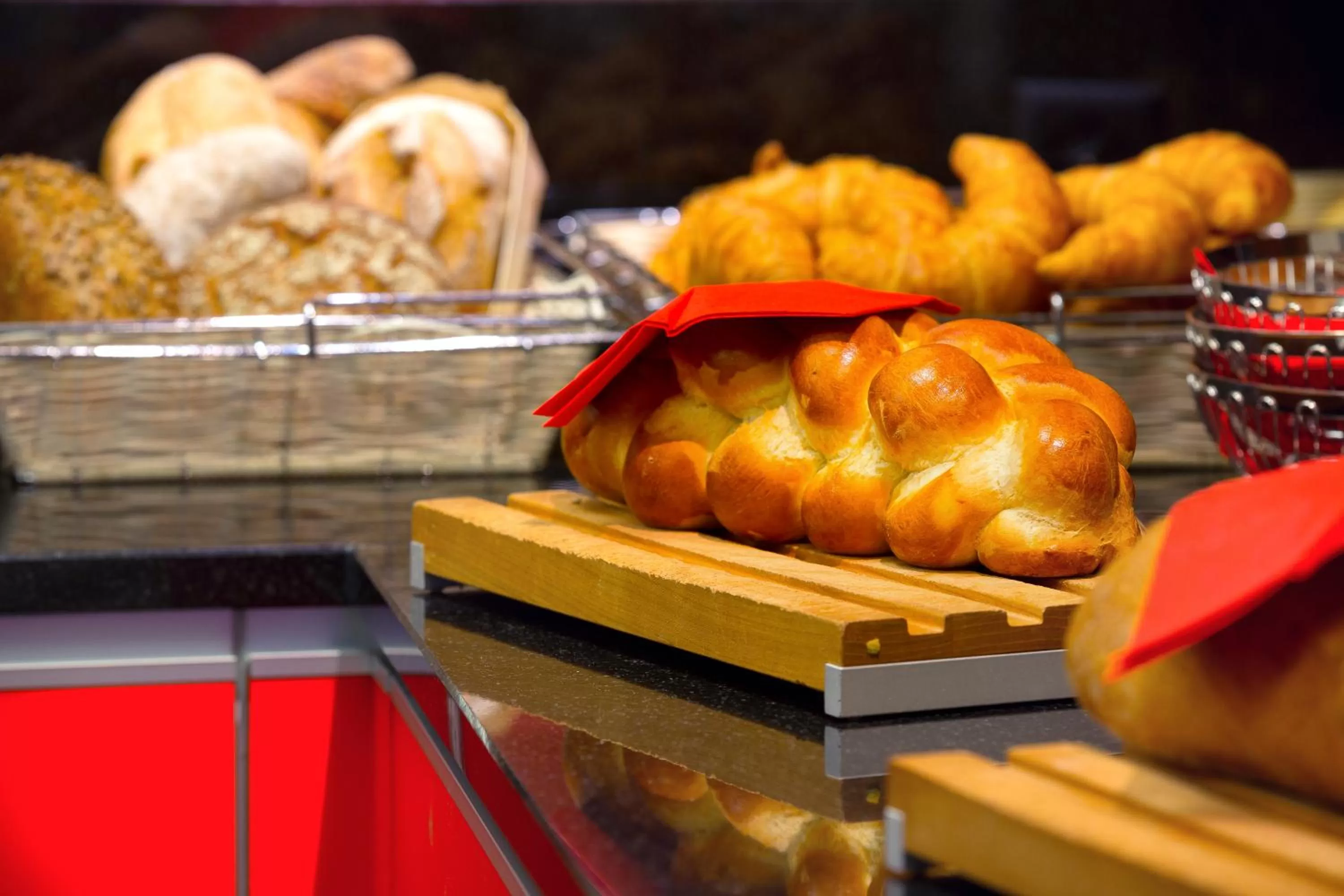 Restaurant/places to eat in Hotel Wartmann am Bahnhof