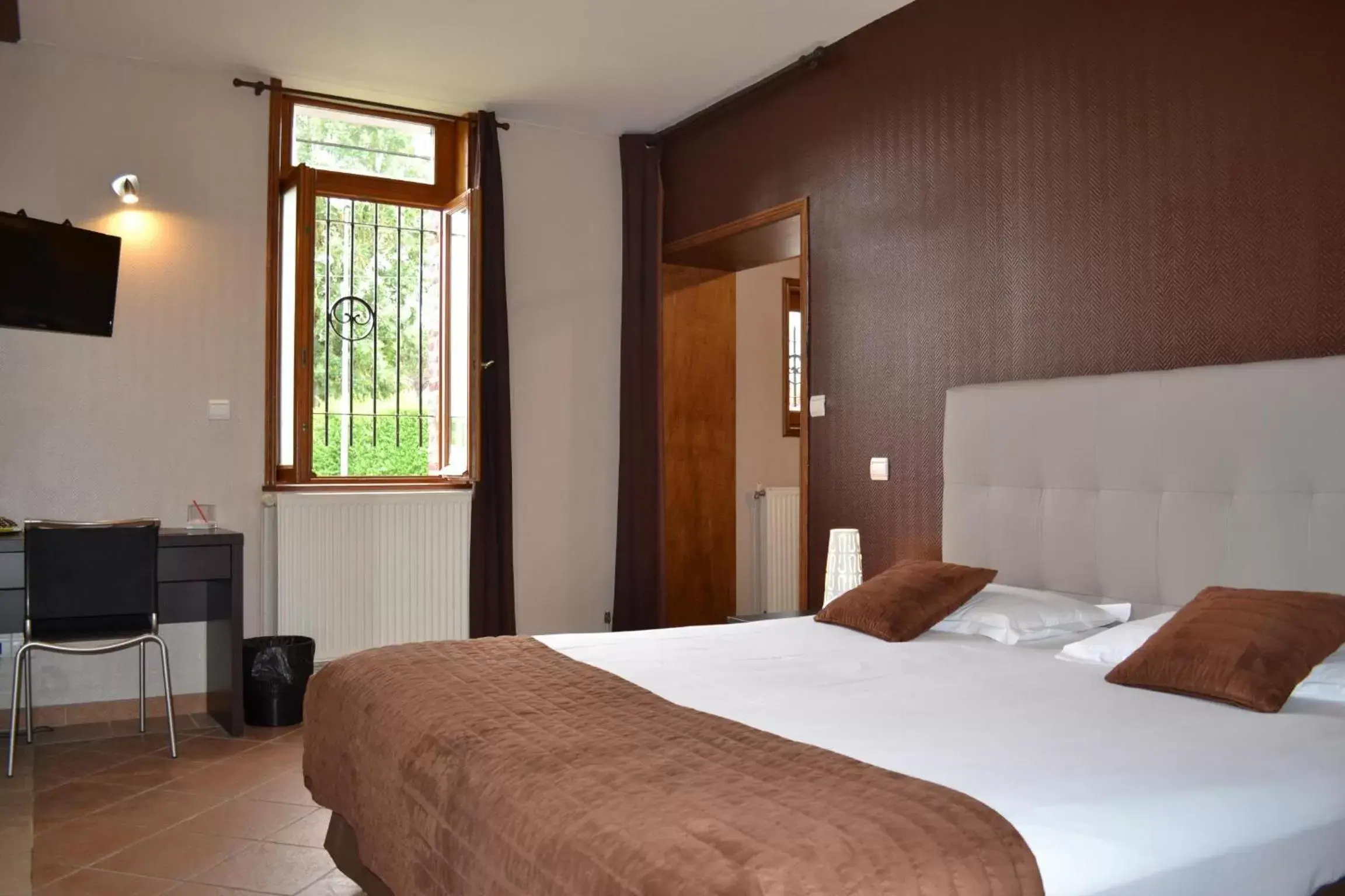 Bedroom, Bed in Le Domaine des Cigognes