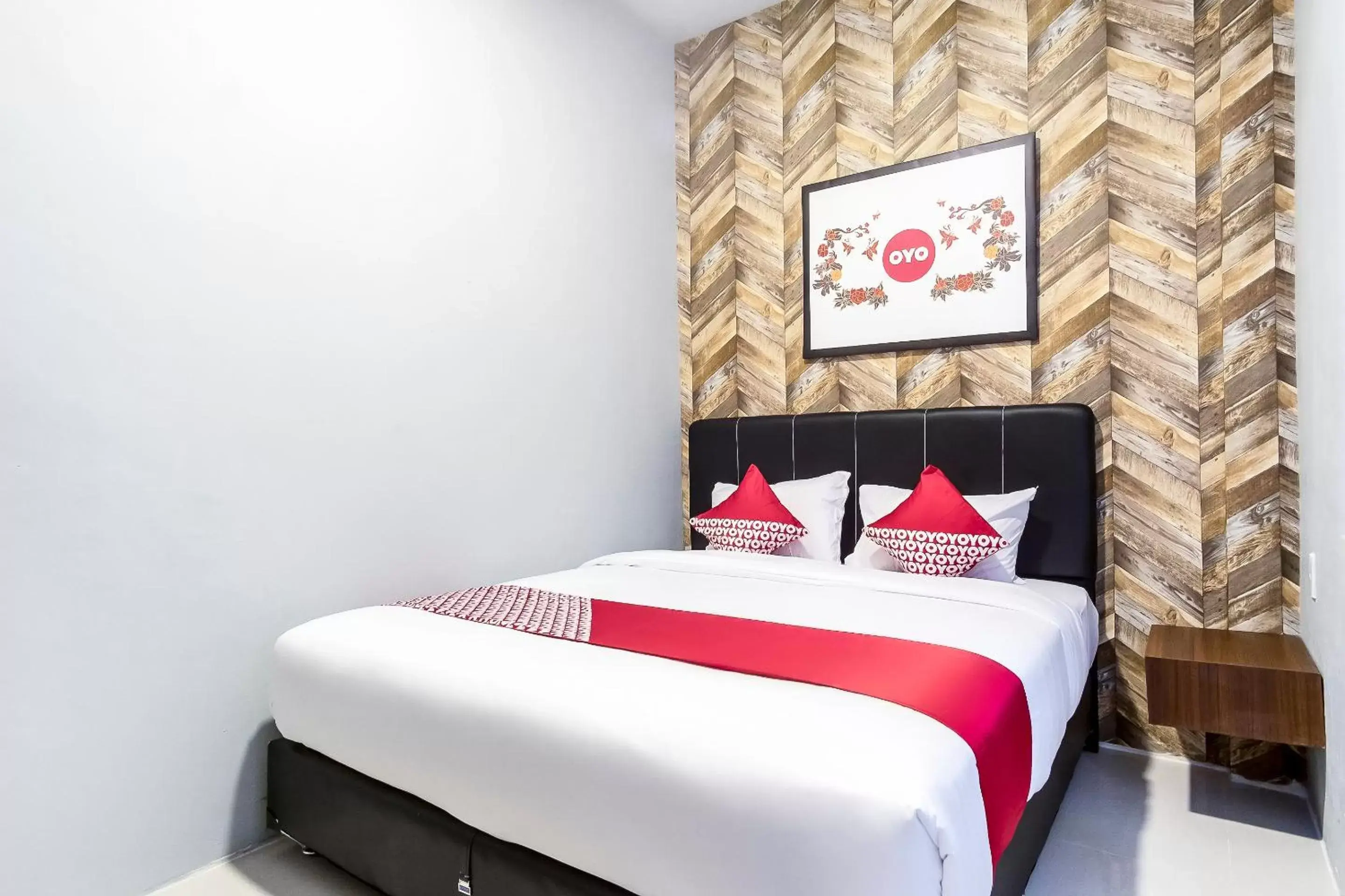 Bedroom, Bed in Super OYO 360 Mangaan Residence