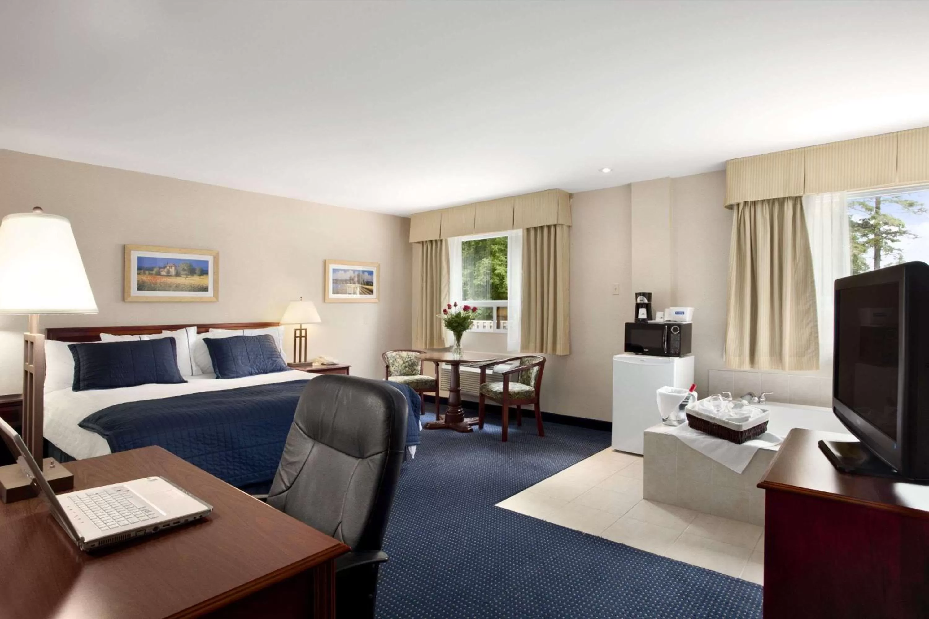 Photo of the whole room, Bed in Travelodge by Wyndham Trenton