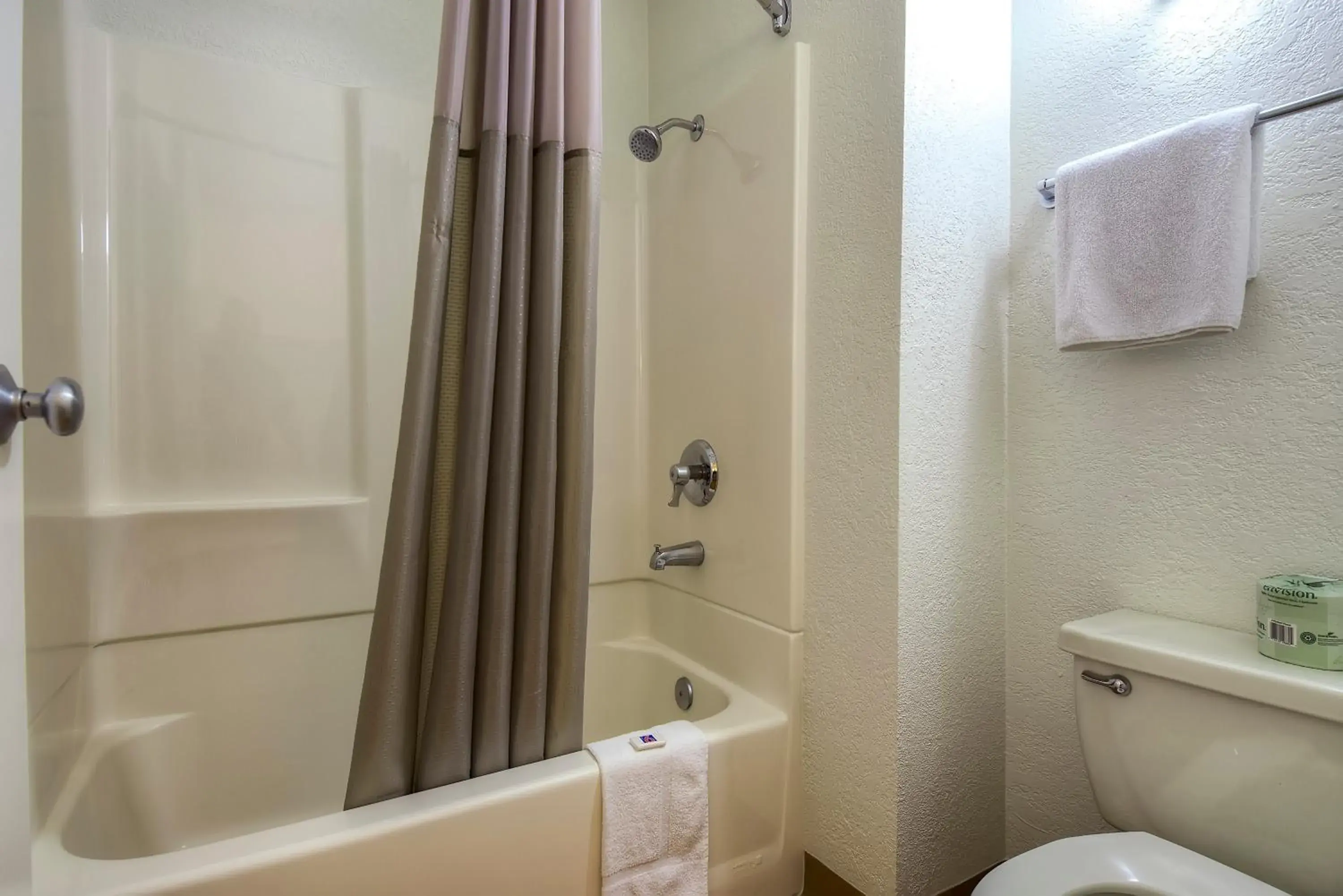 Bathroom in Motel 6-Rowland Heights, CA - Los Angeles - Pomona
