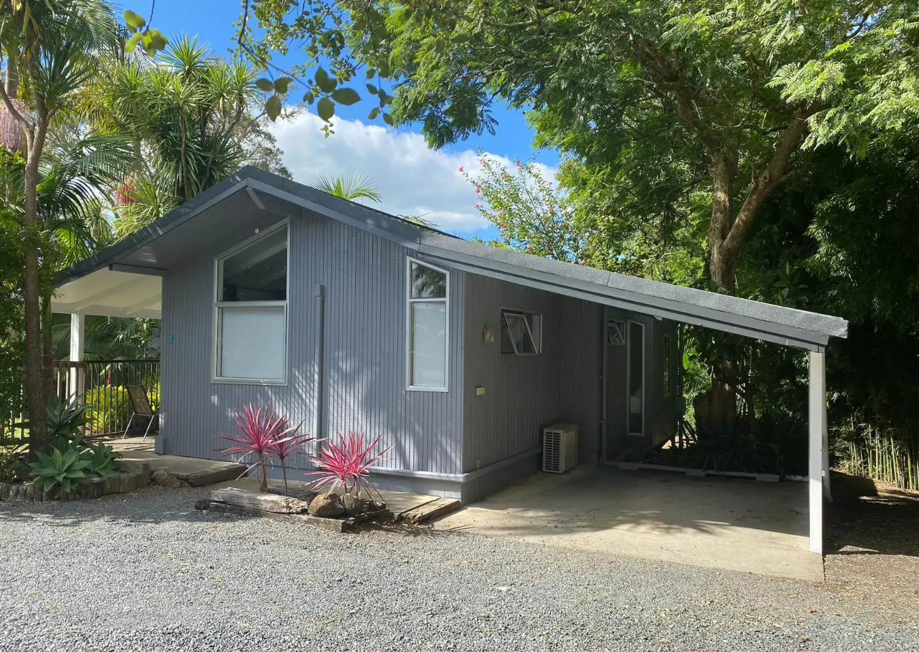 Property Building in Colonial House Motel