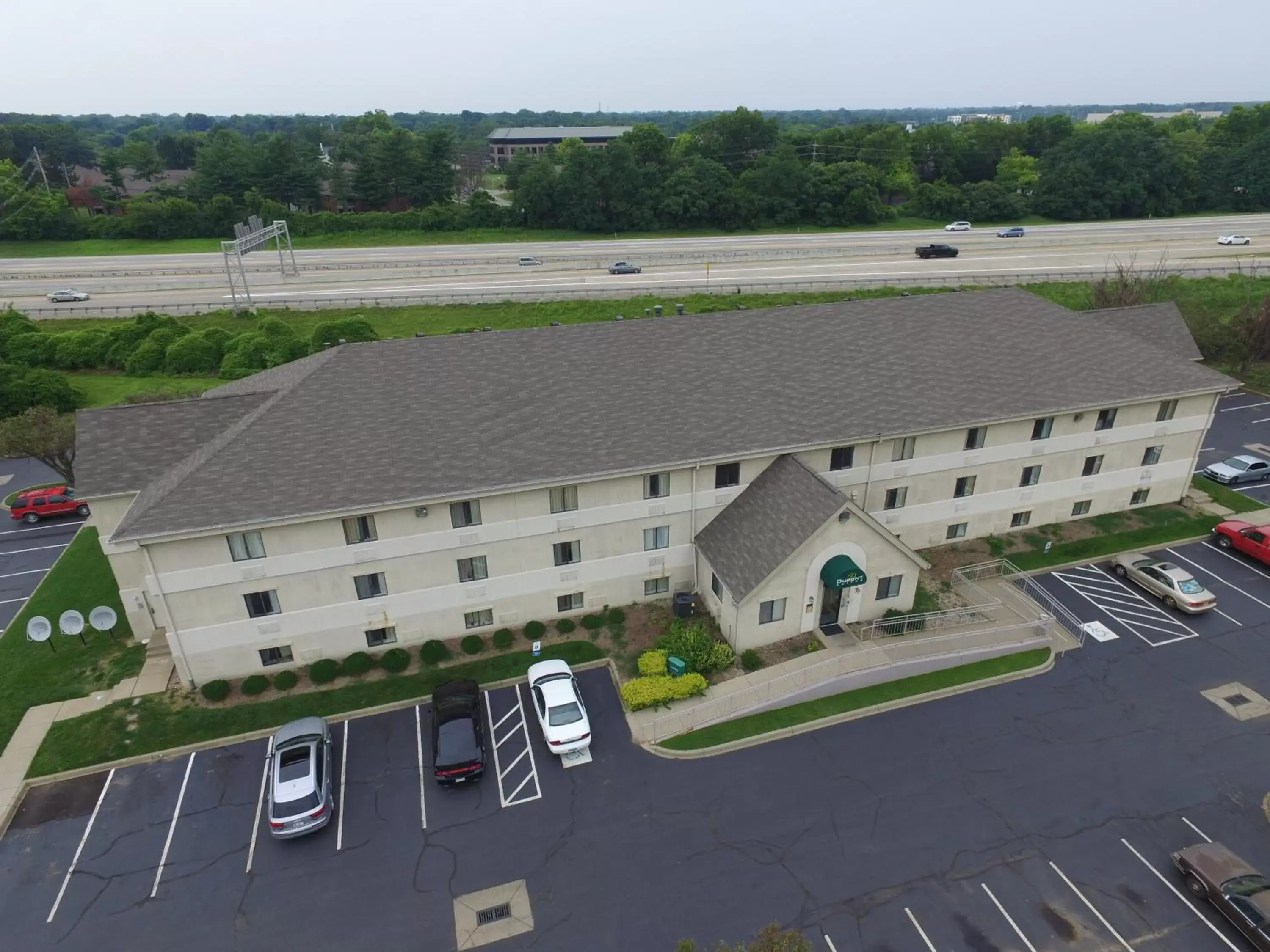 Property building, Bird's-eye View in DuPont Suites - Louisville - St. Matthews