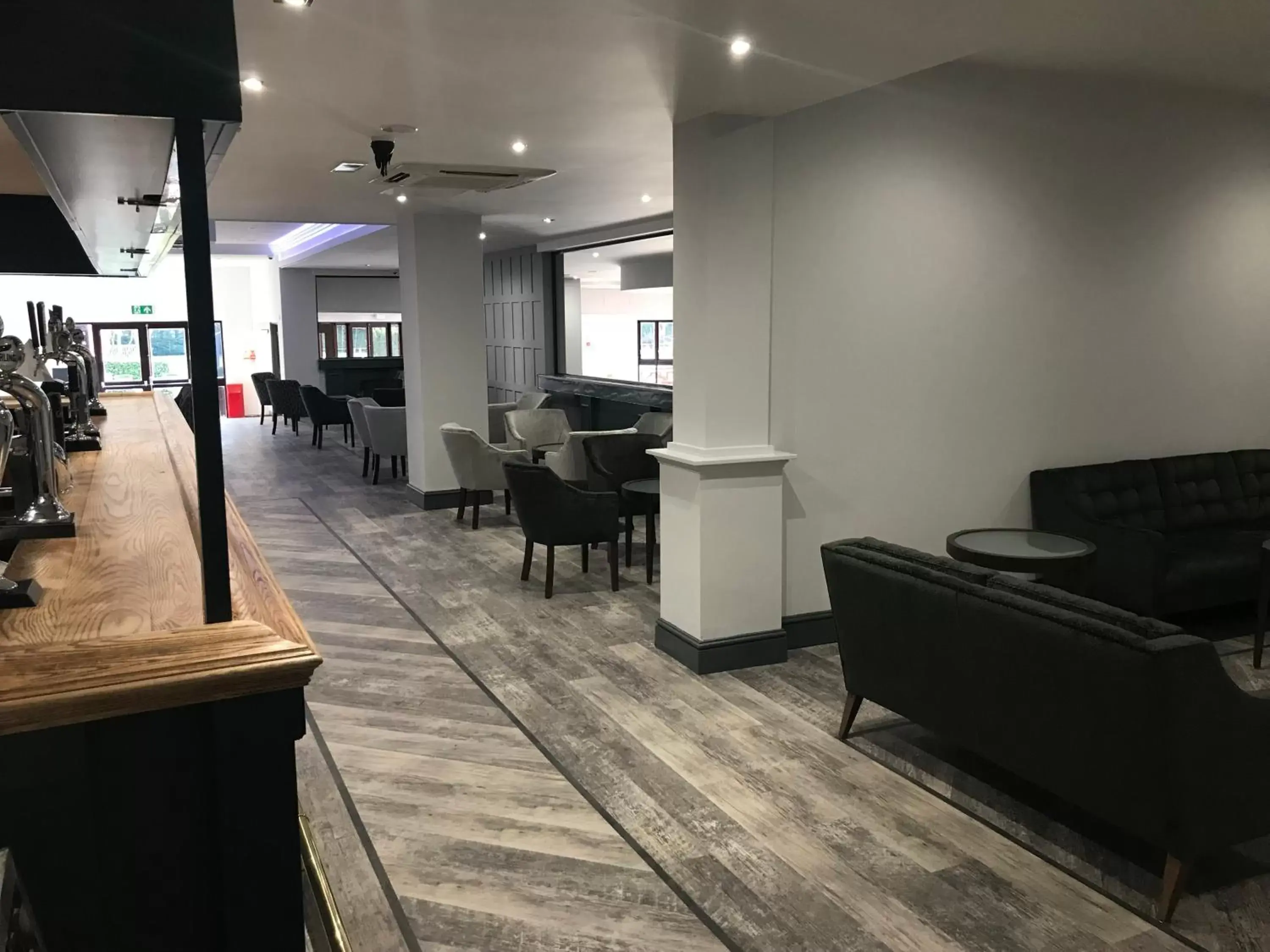 Lounge or bar, Lobby/Reception in Best Western Rockingham Forest Hotel