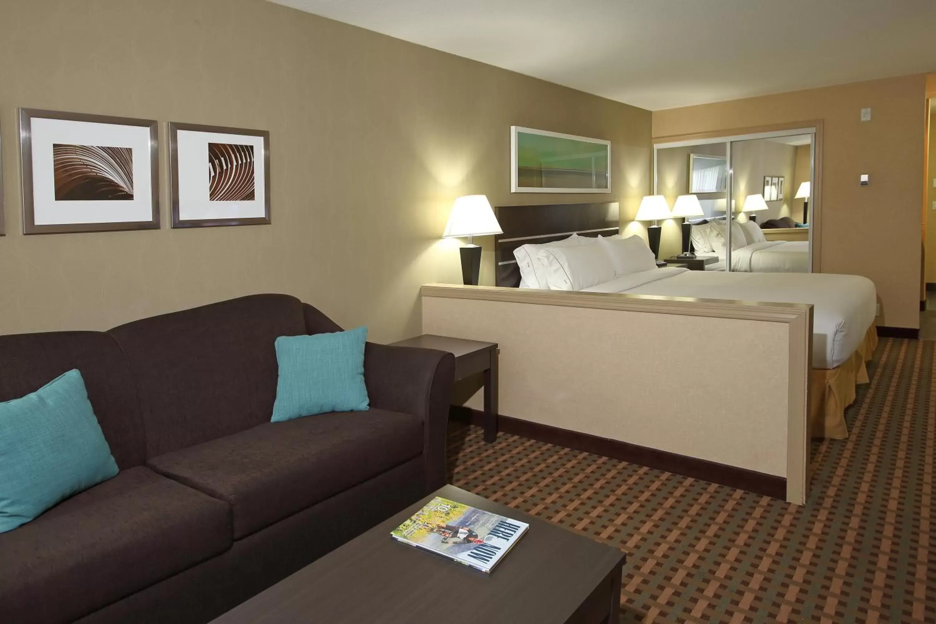 Photo of the whole room, Bed in Holiday Inn Express Hotel & Suites Vernon, an IHG Hotel