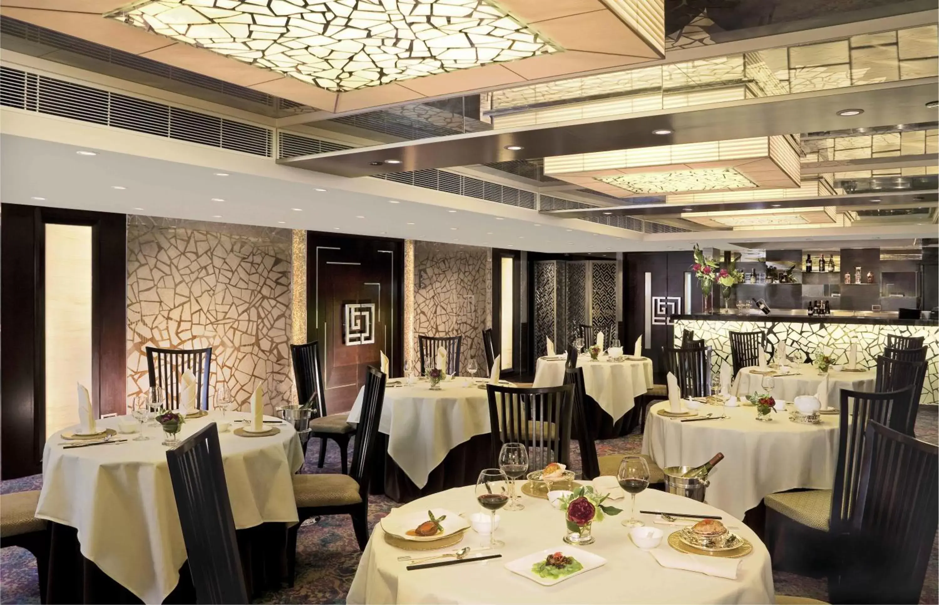 Staff, Restaurant/Places to Eat in Regal Kowloon Hotel