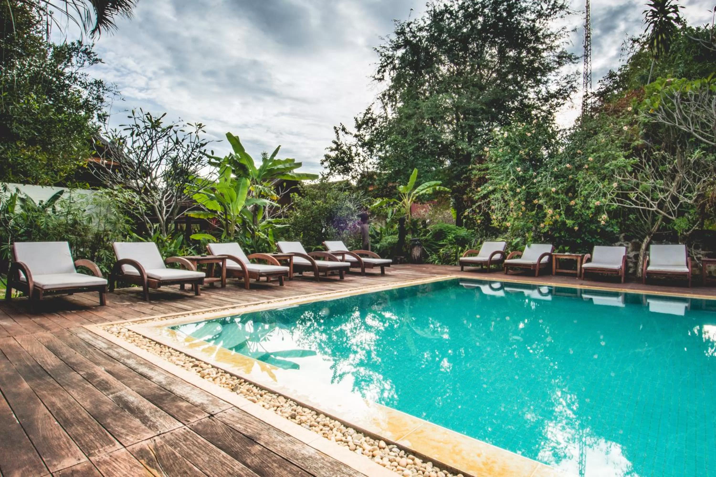 Pool view in Terres Rouges Lodge