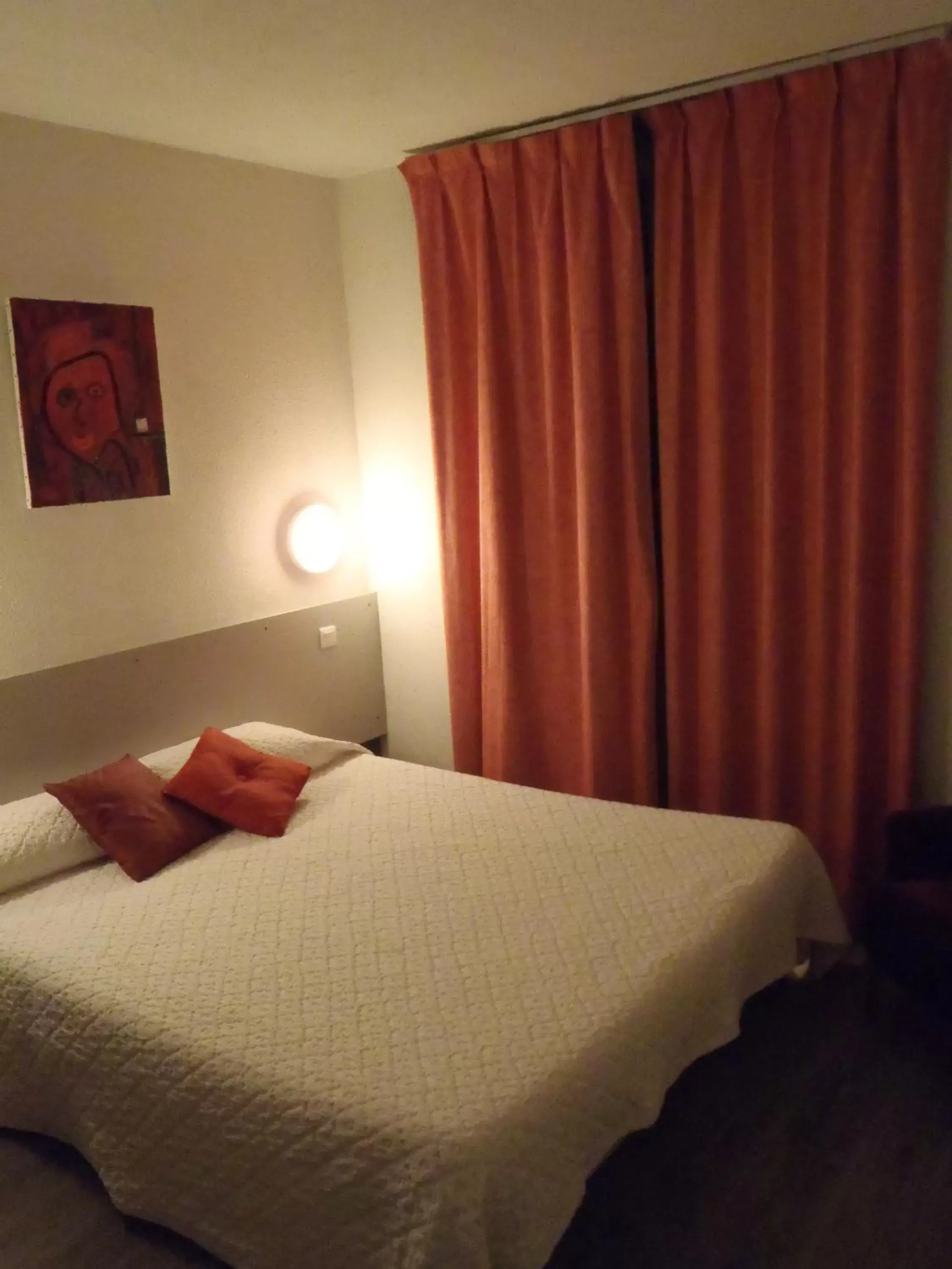 Triple Room in Théâtre Hôtel Chambéry