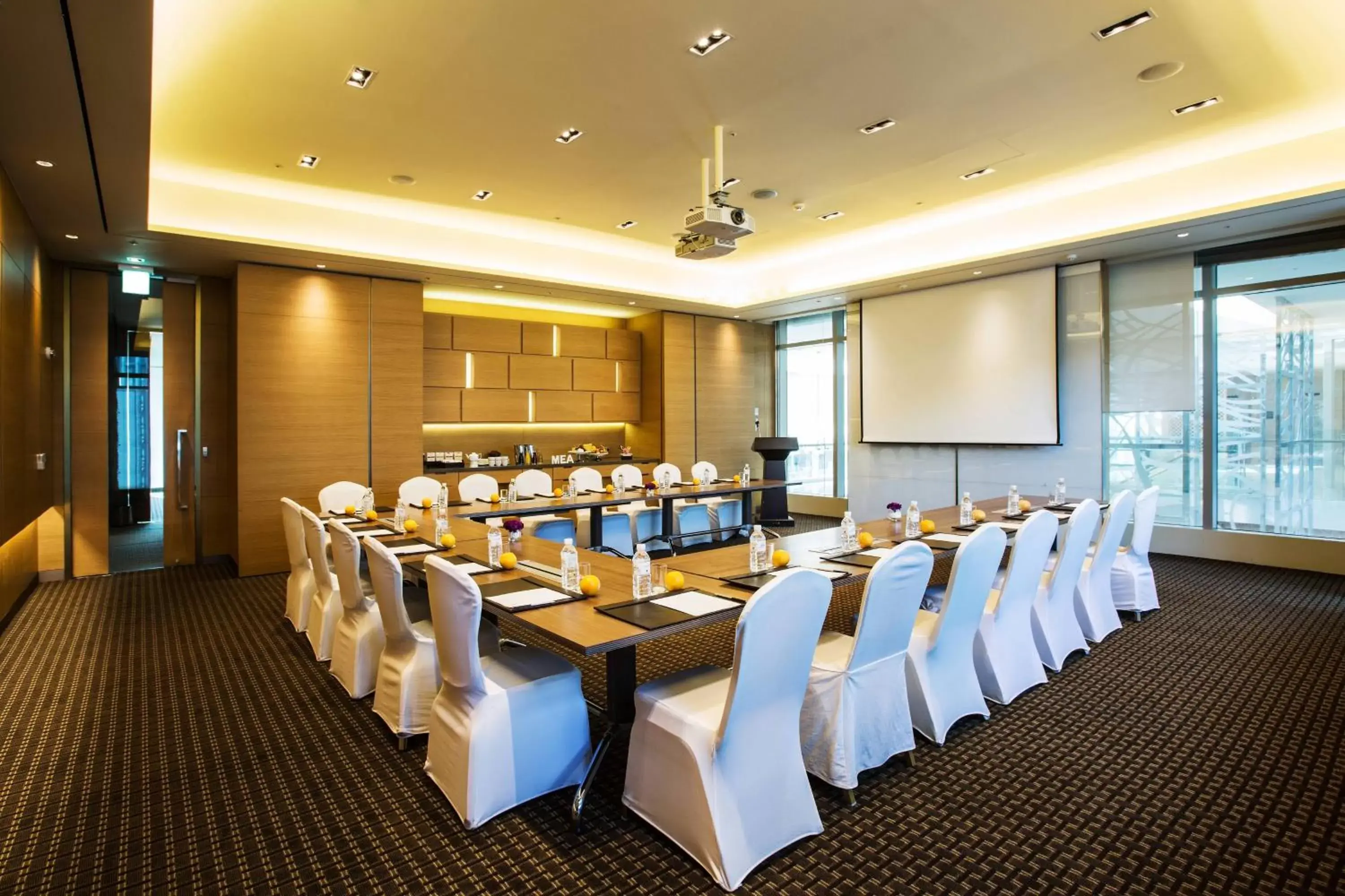 Meeting/conference room in Marriott Executive Apartment Seoul