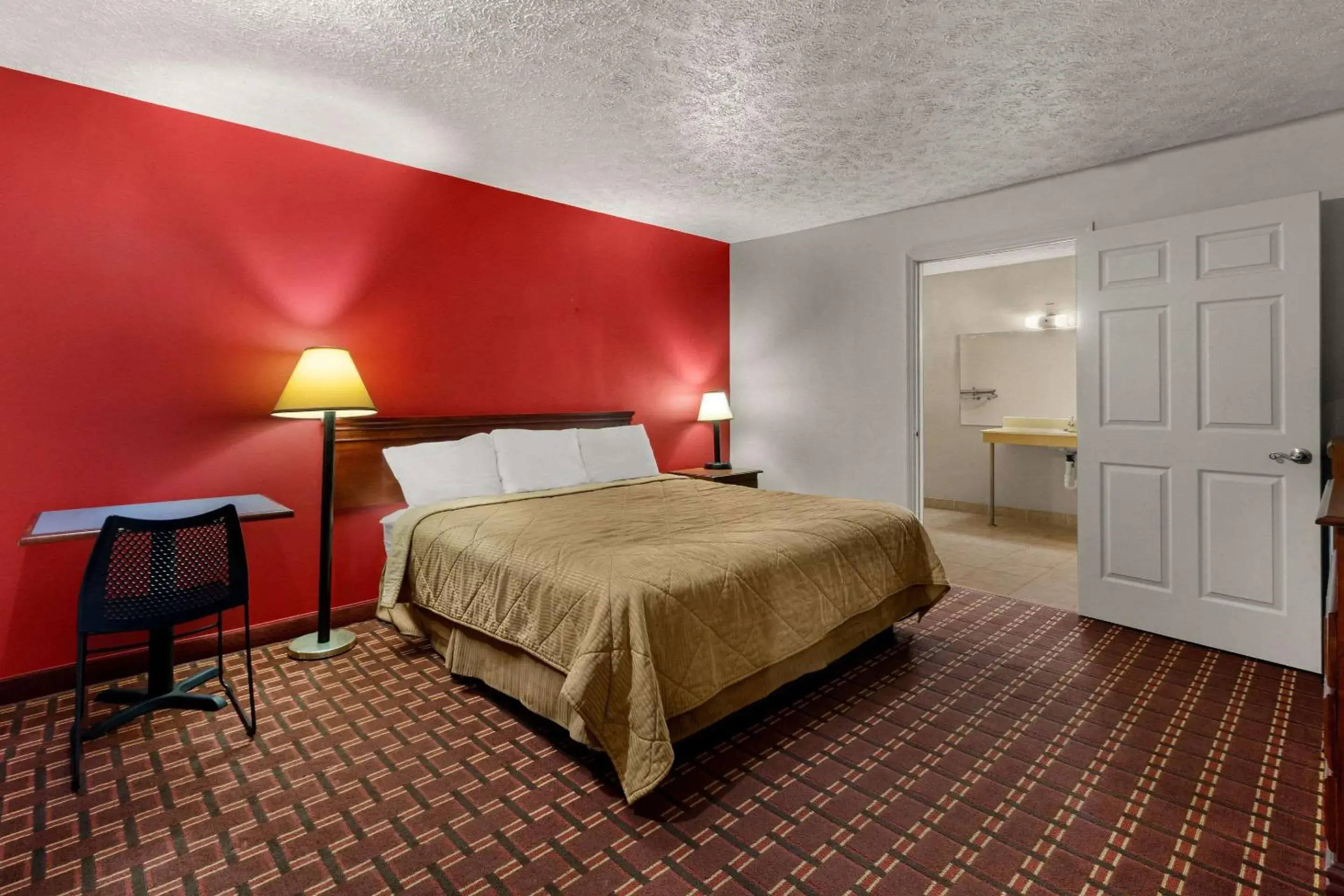 Bedroom, Bed in Rodeway Inn Dickson Bedroom, Bed in Rodeway Inn Dickson