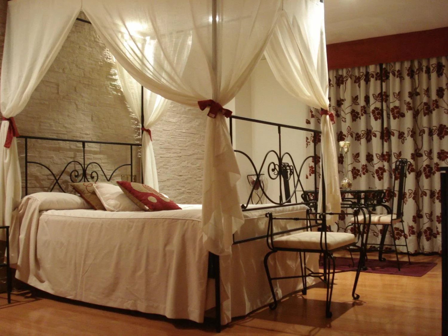 Photo of the whole room, Bed in Hotel El Castillo
