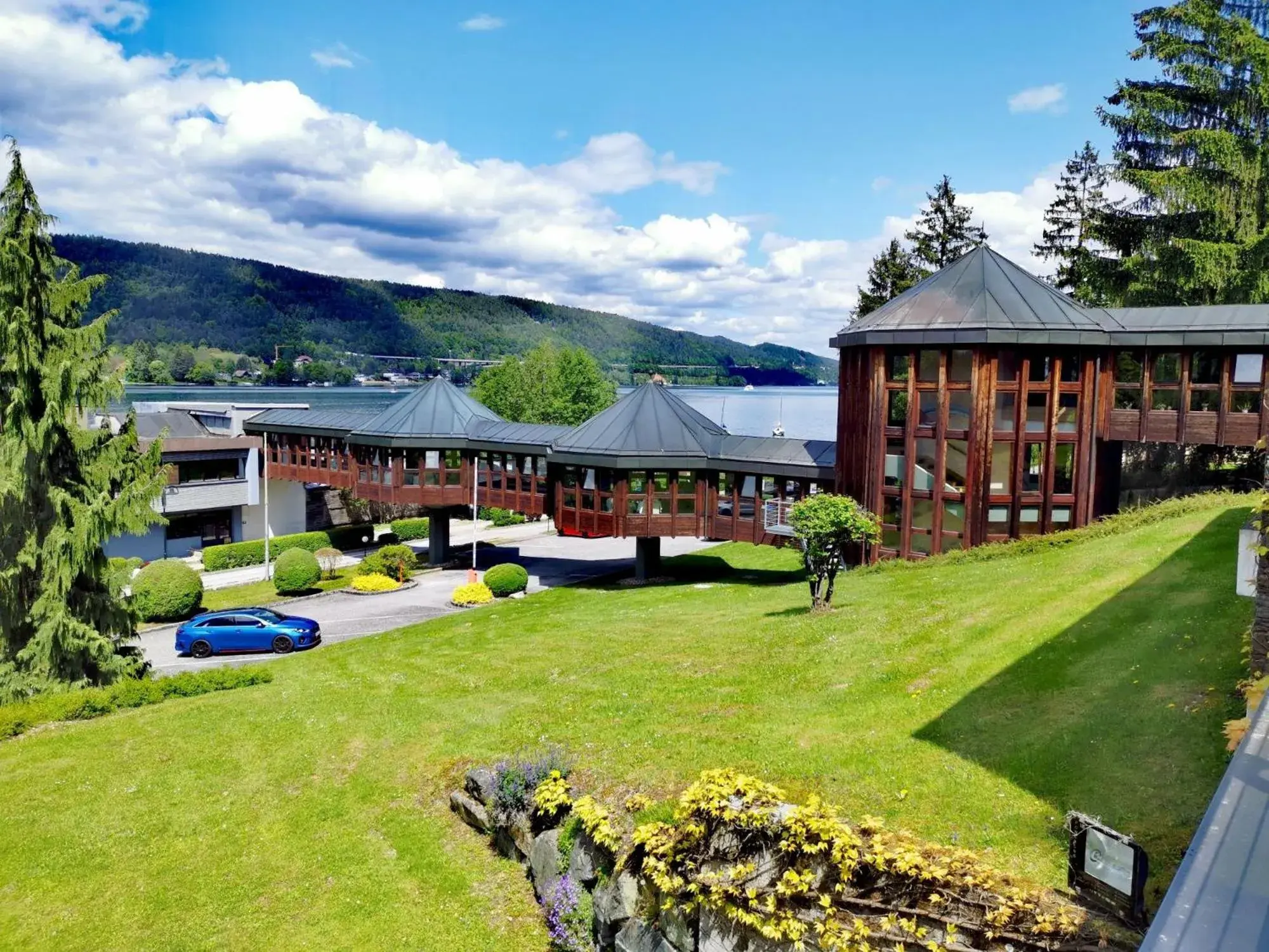 Garden, Property Building in Hotel Parks