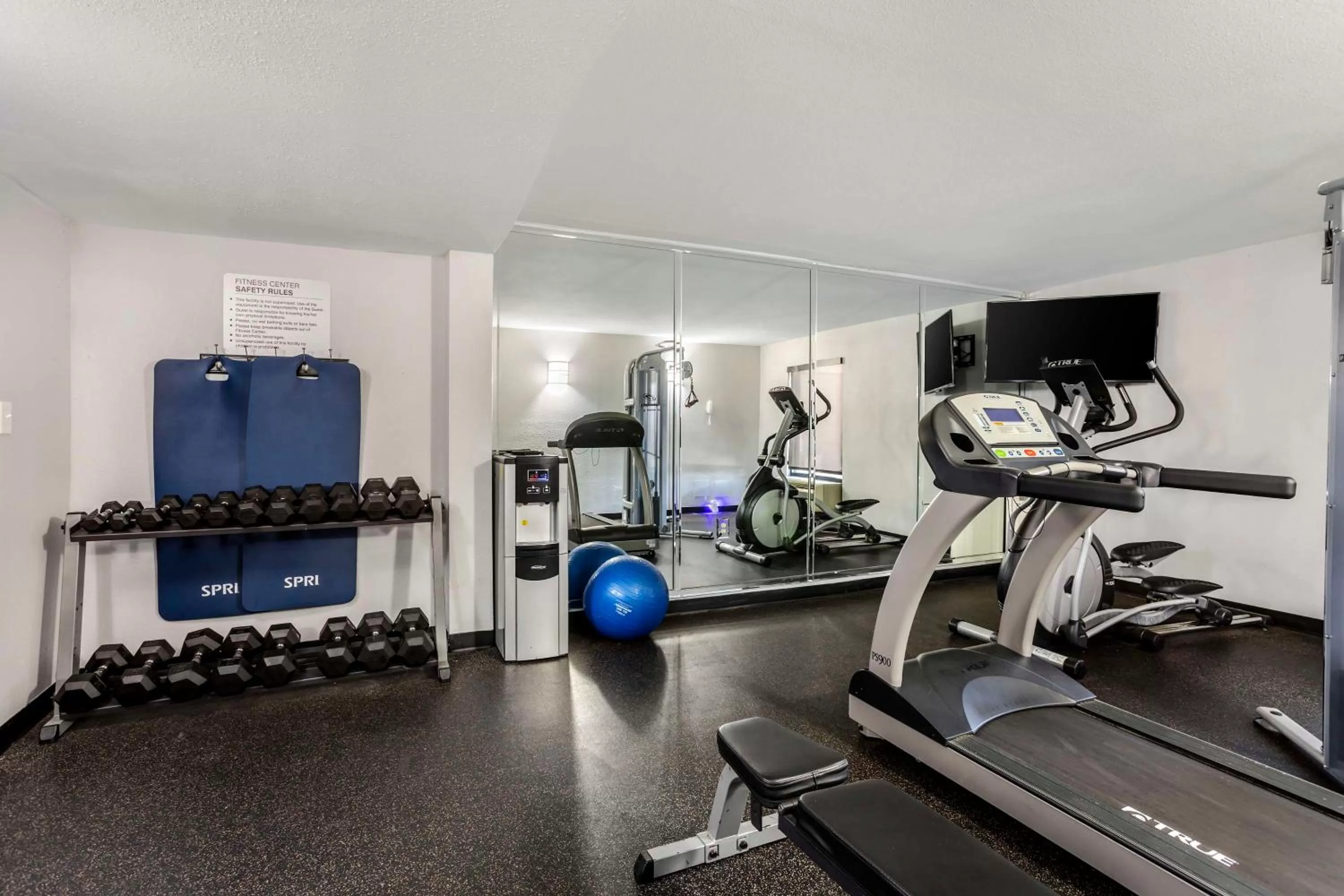 Fitness centre/facilities in Best Western Plus- Jonesboro