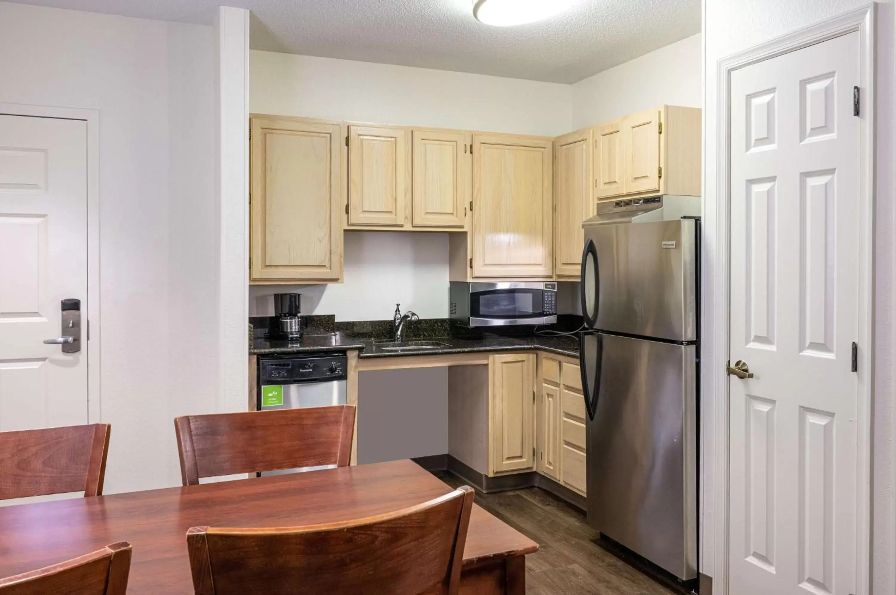 Kitchen or kitchenette, Kitchen/Kitchenette in Hyatt House Herndon/Reston