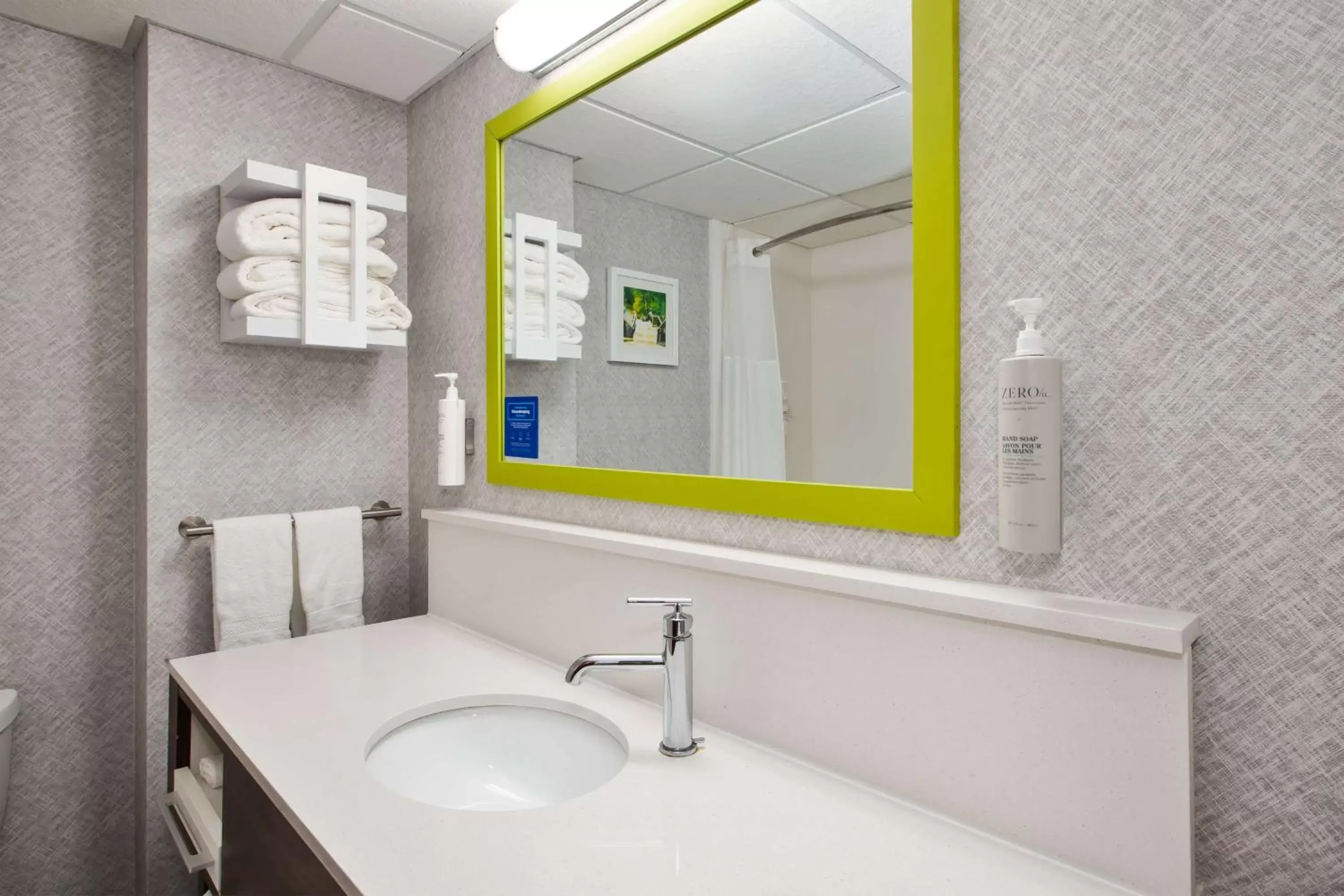 Bathroom in Hampton Inn & Suites Cleveland-Airport/Middleburg Heights