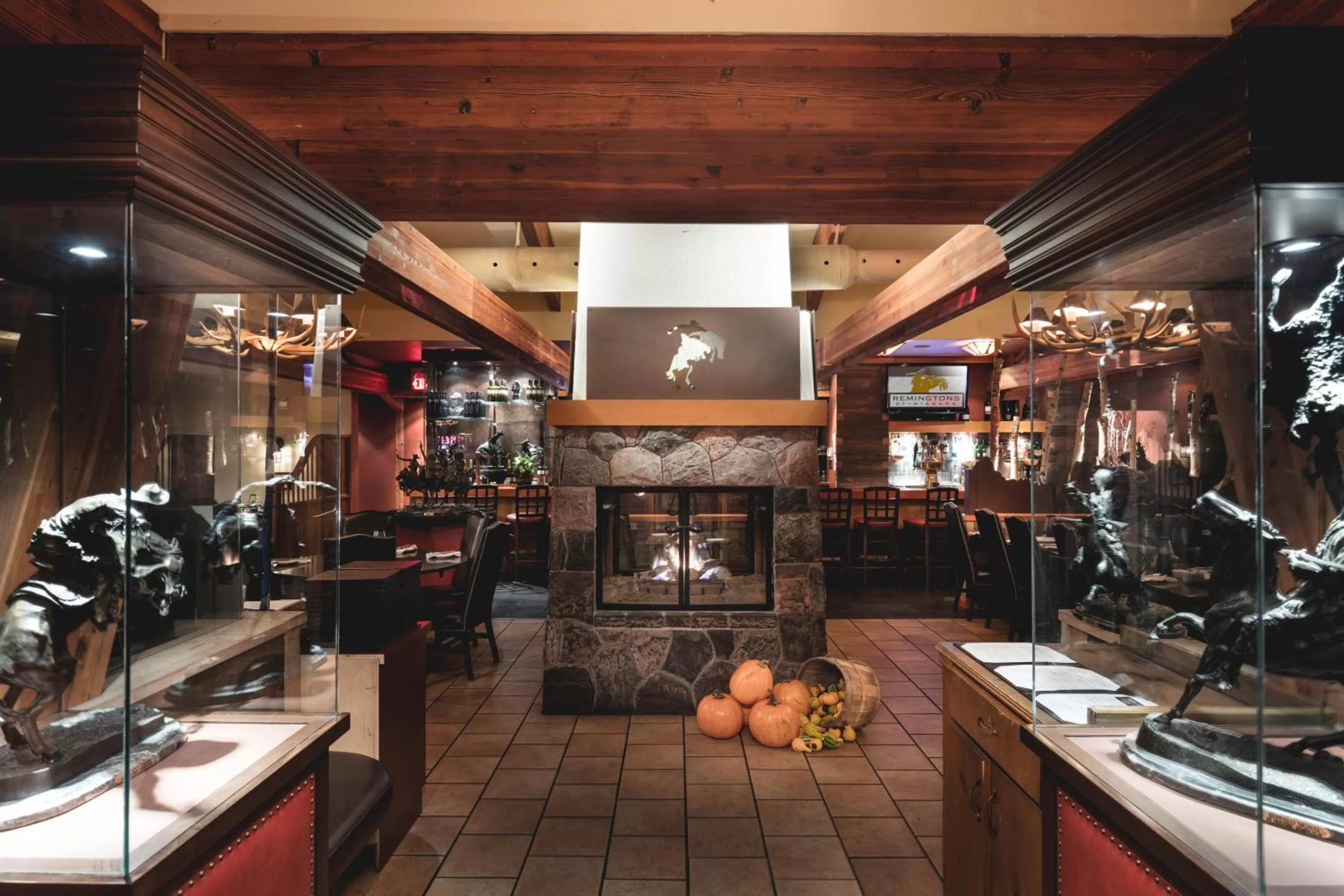 Restaurant/places to eat in The Falls Hotel & Inn