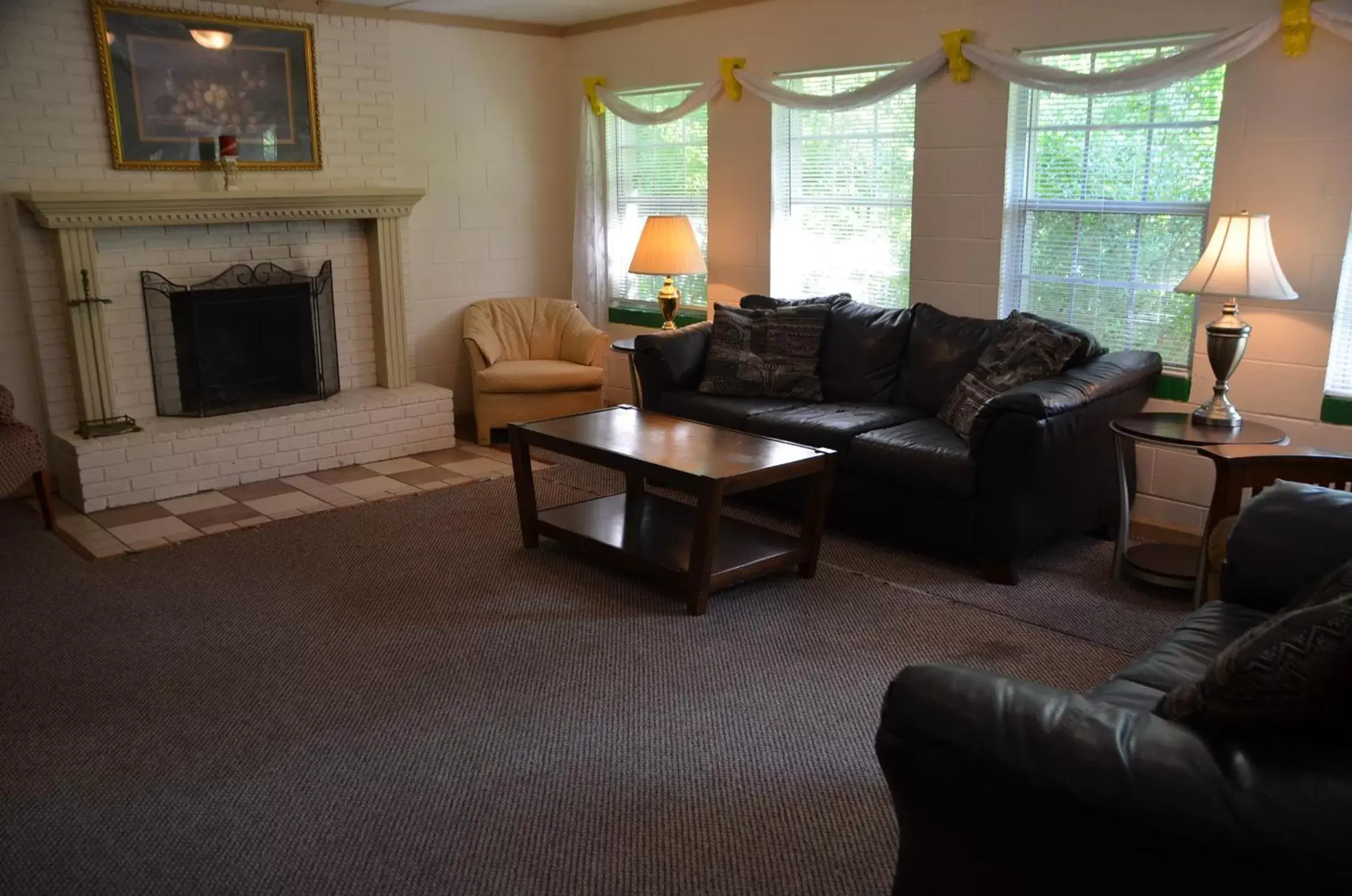 Seating Area in The Retreat at Center Hill Lake