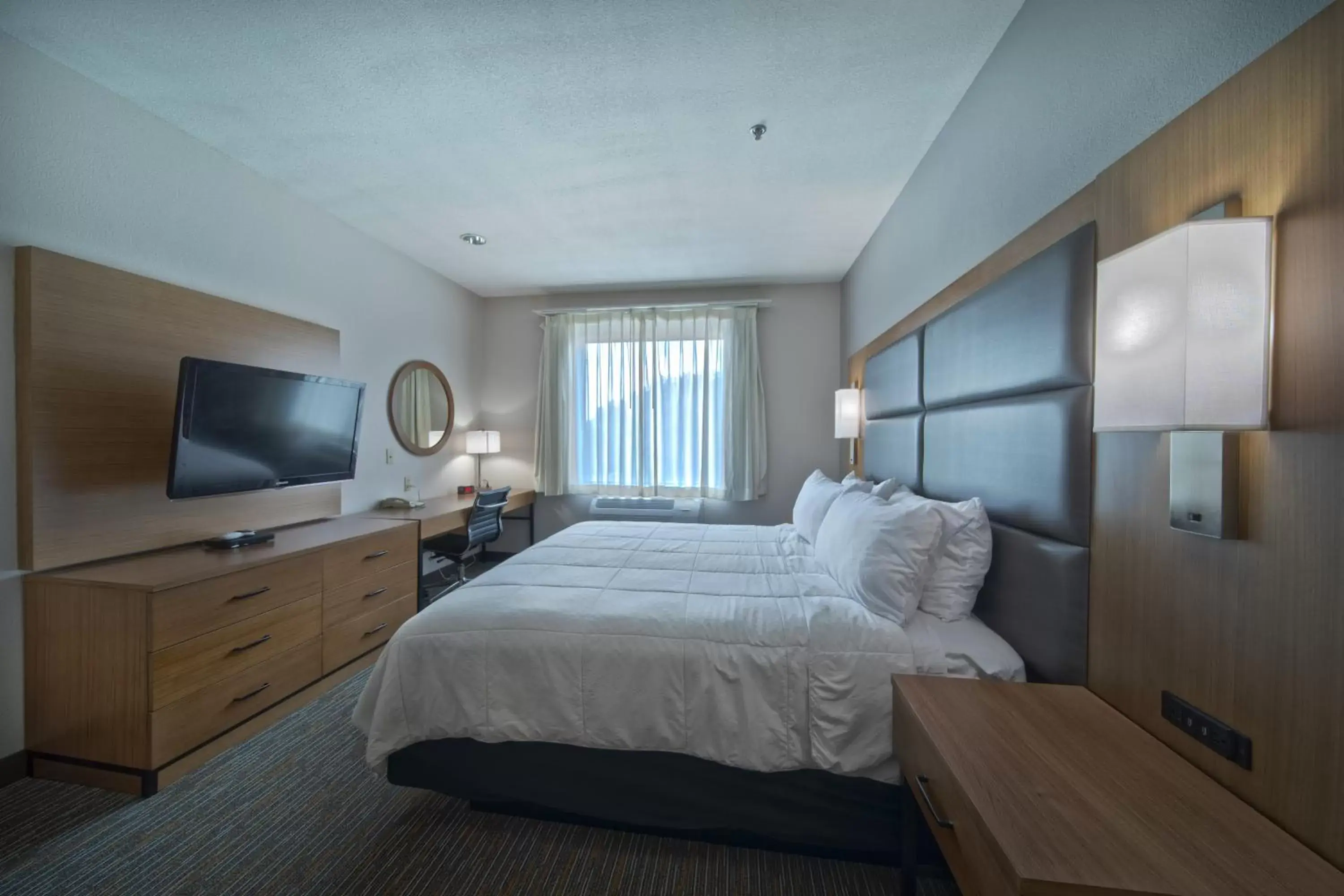 Bedroom, Bed in Wingate by Wyndham Houston Bush Intercontinental Airport