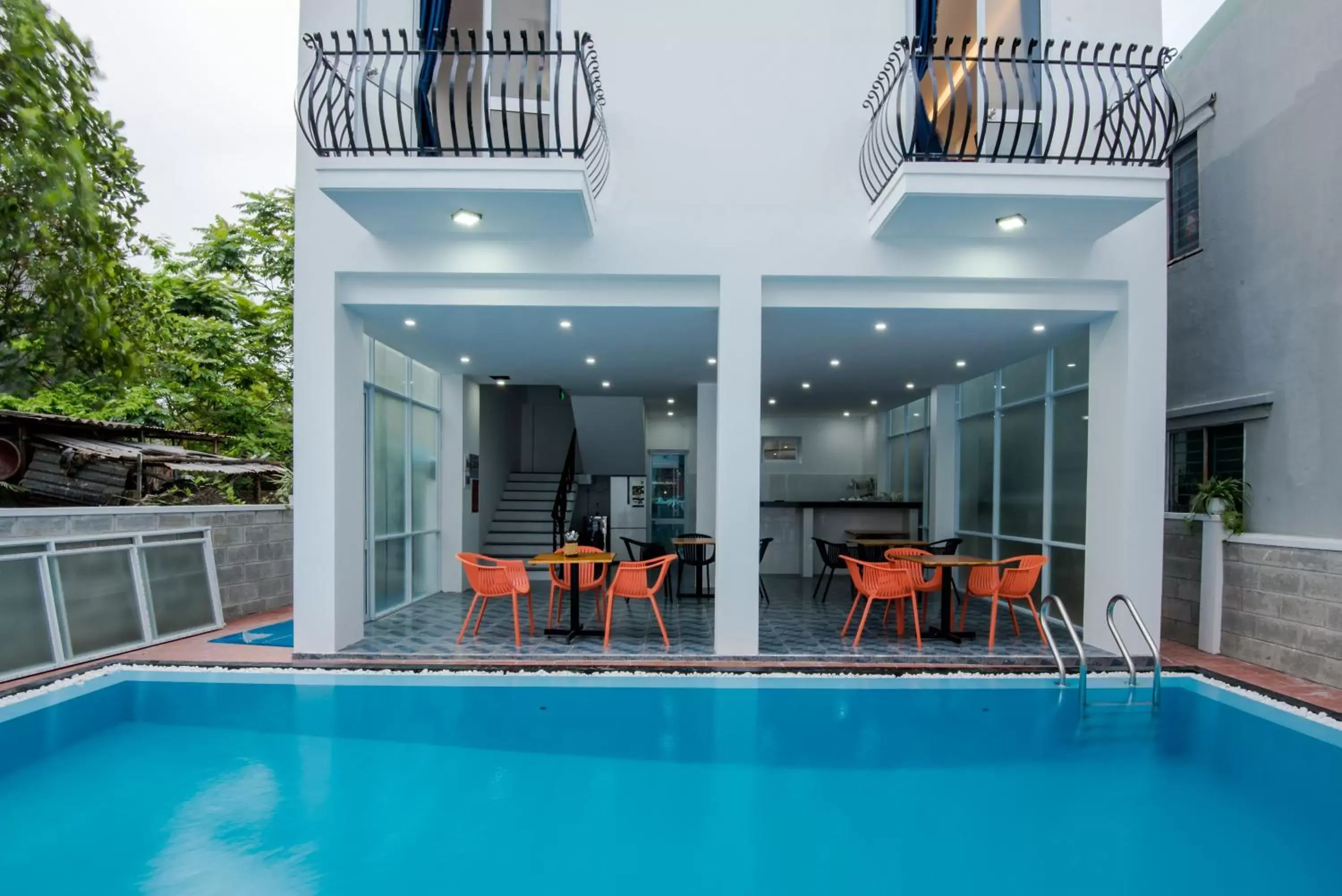 Property building, Swimming Pool in Silver Moon Villa Hoi An