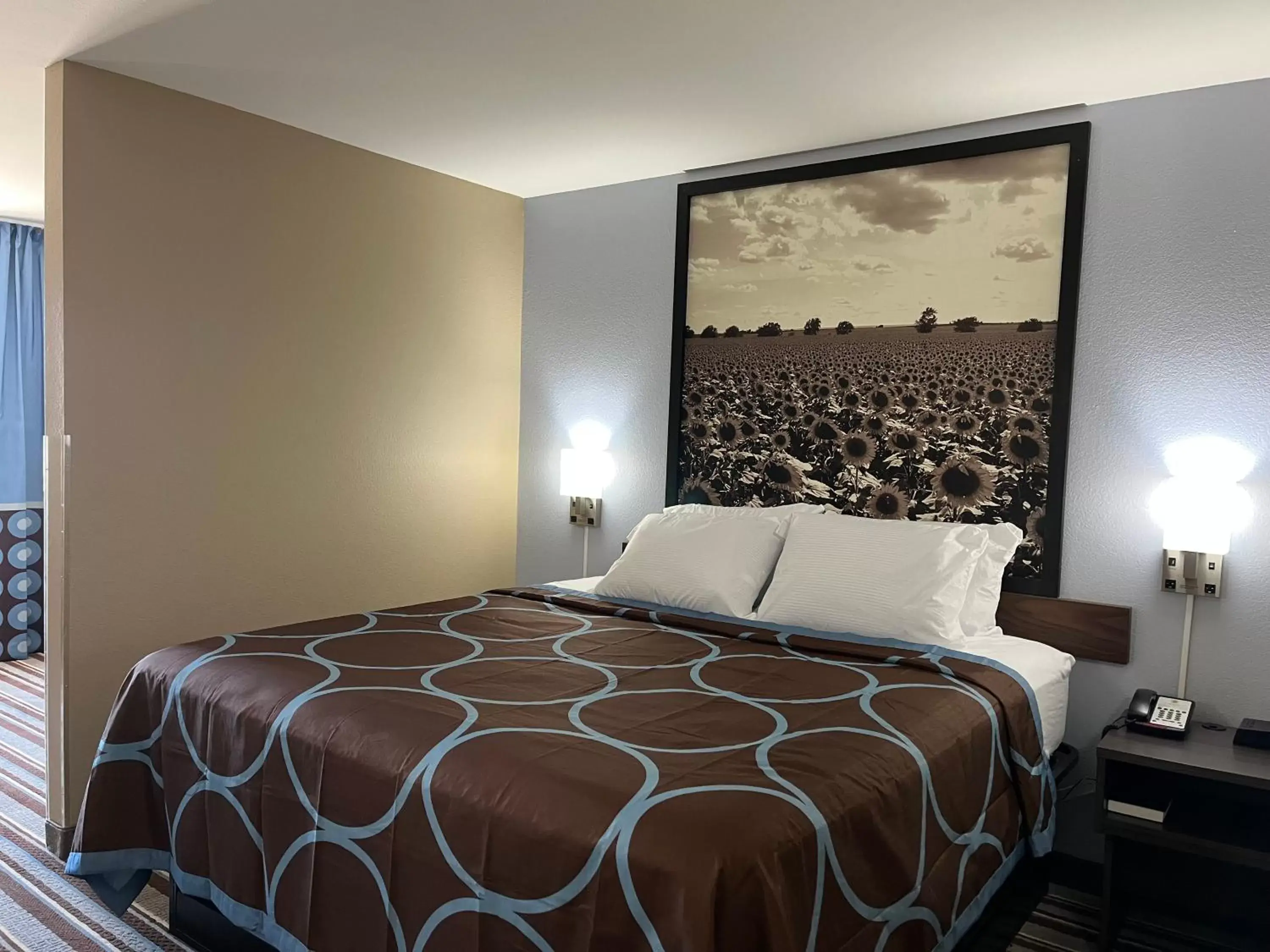 Bed in Super 8 by Wyndham Independence