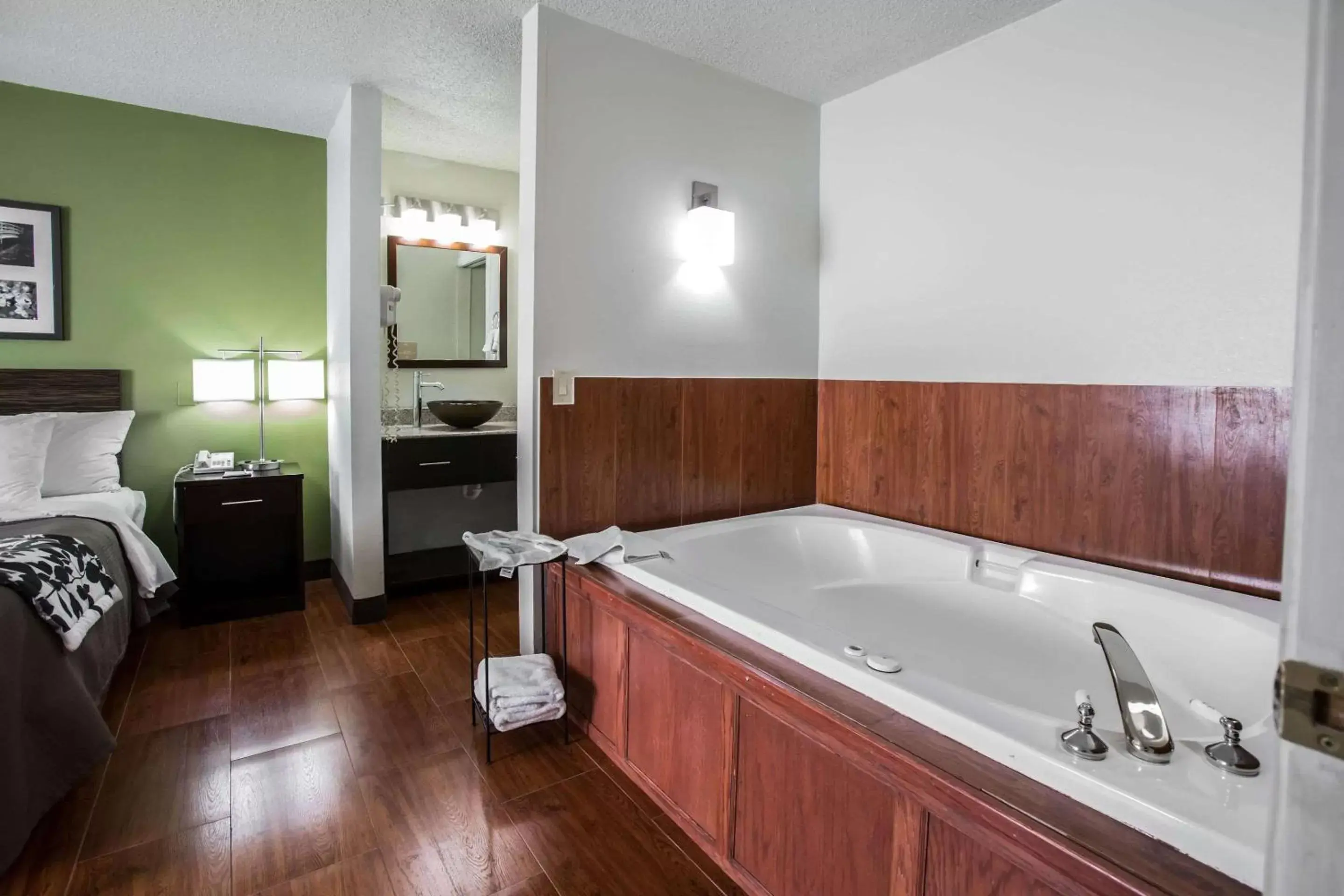 Photo of the whole room, Bathroom in Sleep Inn Rockford I-90