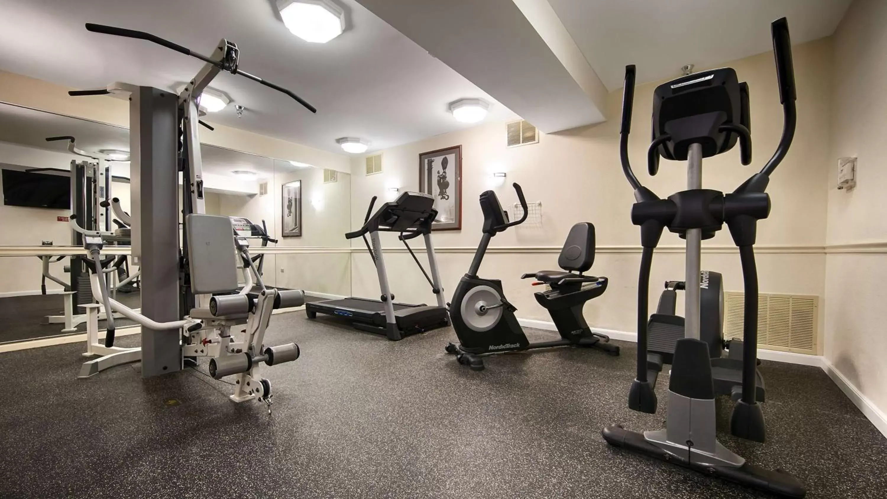 Fitness centre/facilities, Fitness Center/Facilities in Best Western Oakbrook Inn