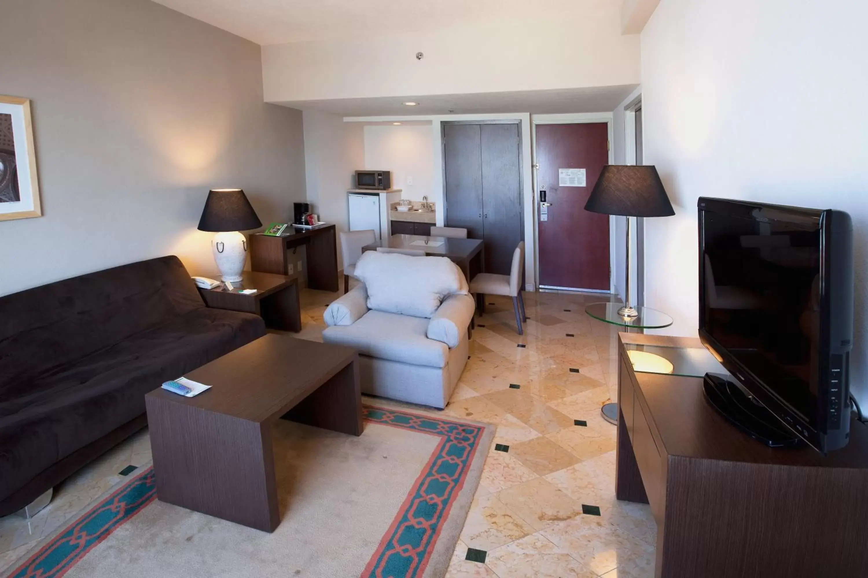 Living room, Seating Area in Holiday Inn Puebla La Noria, an IHG Hotel