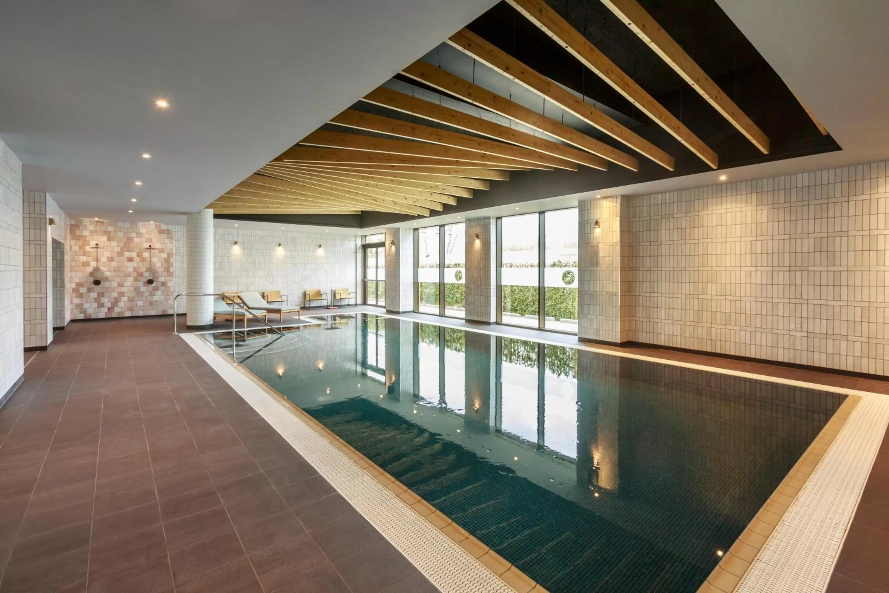 Swimming pool in Novotel Cambridge North