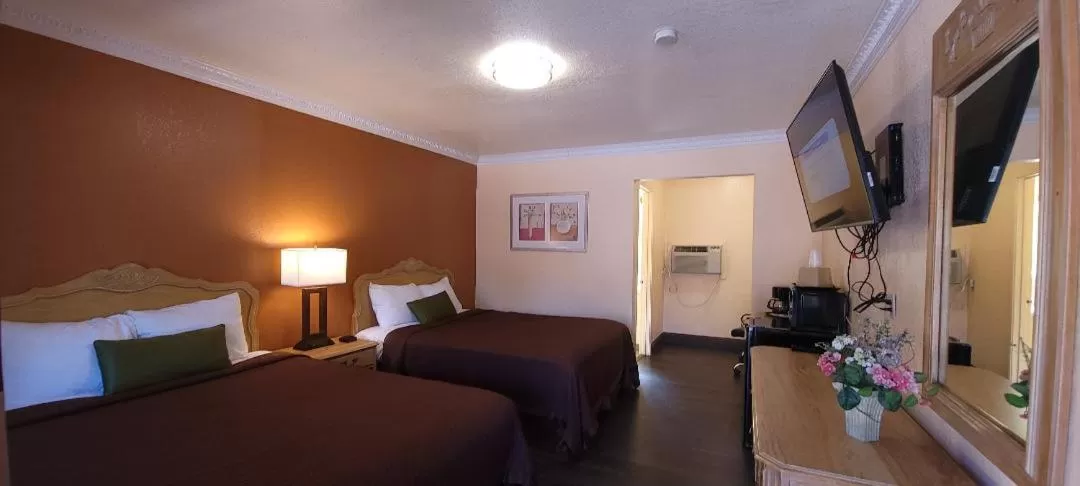 Photo of the whole room, Bed in Lakeview Inn