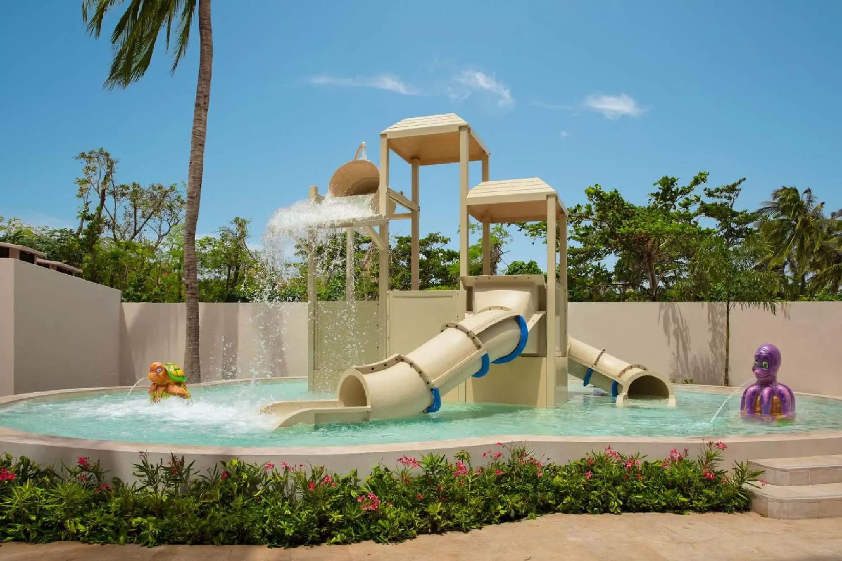 Aqua park, Water Park in Dreams Aventuras Riviera Maya