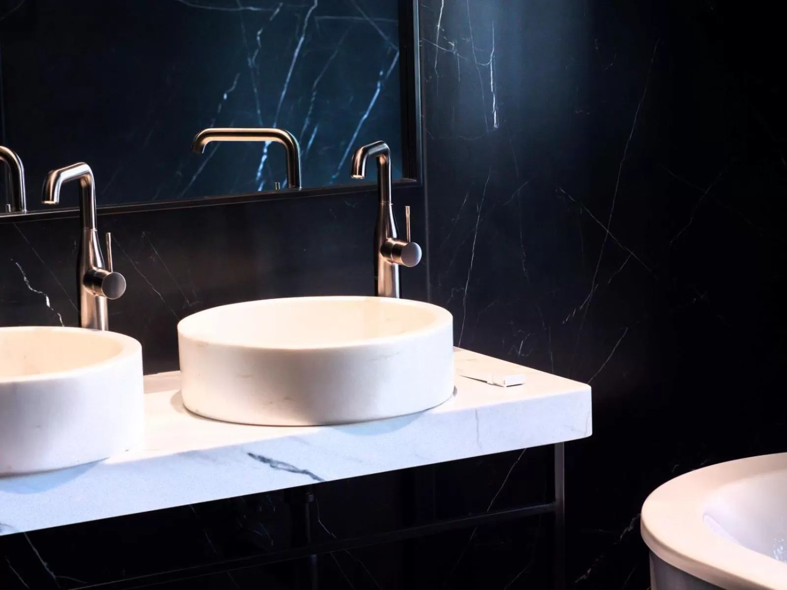 Bath in Moncafe Boutique Hotel & SPA Tirana