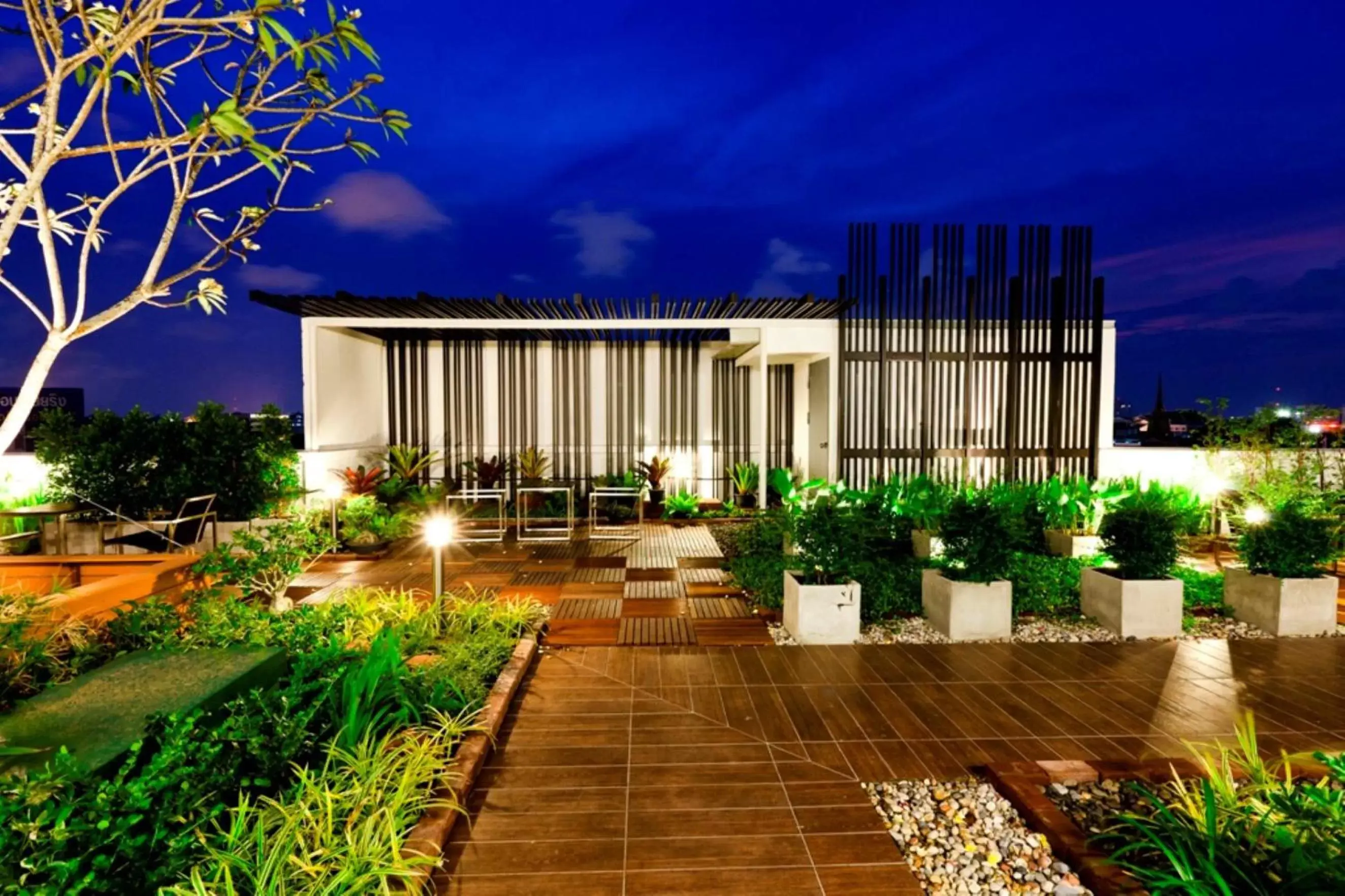 Garden, Property Building in Royal Princess Larn Luang - SHA Extra Plus