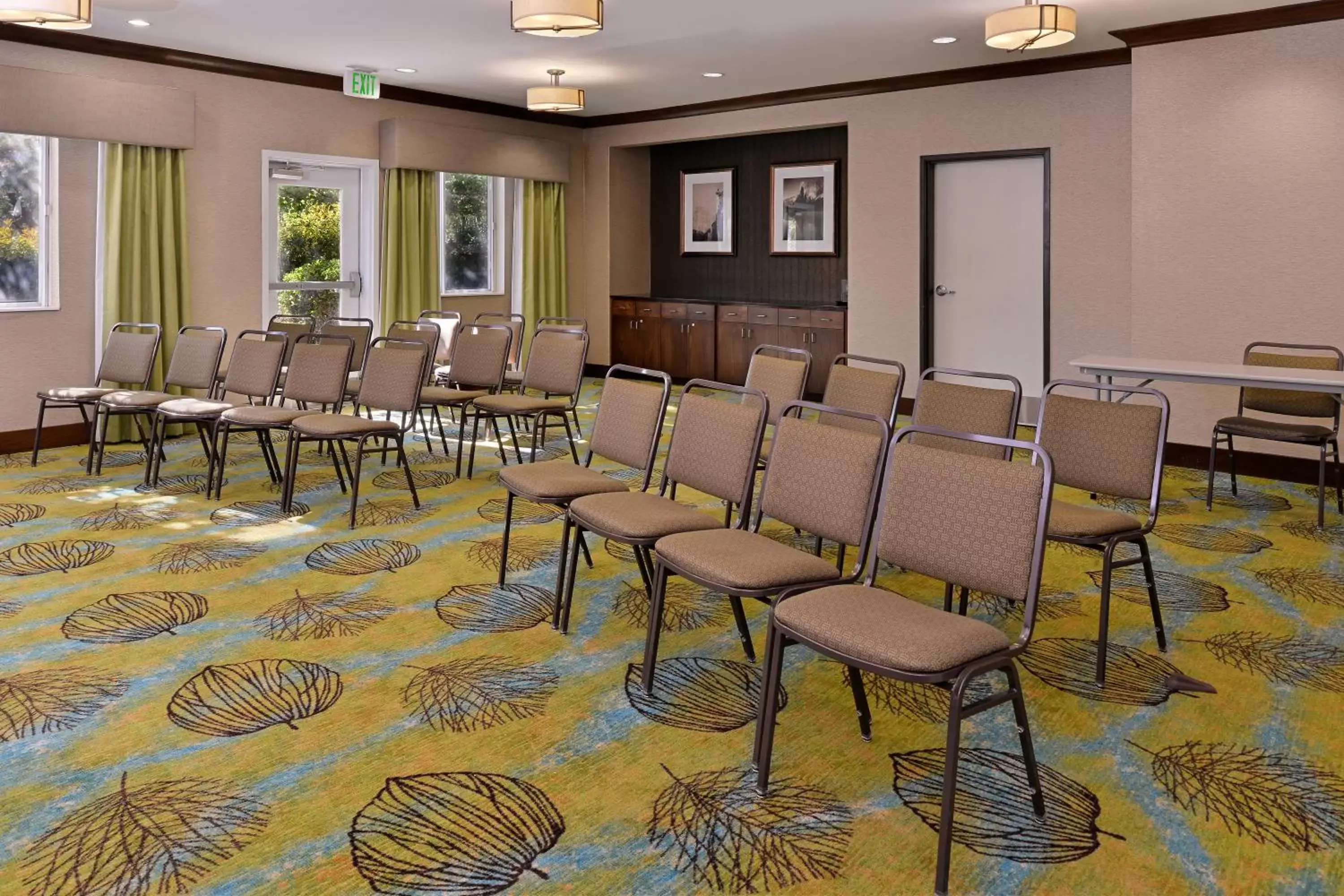 Meeting/conference room in Holiday Inn Express Fresno River Park Highway 41, an IHG Hotel