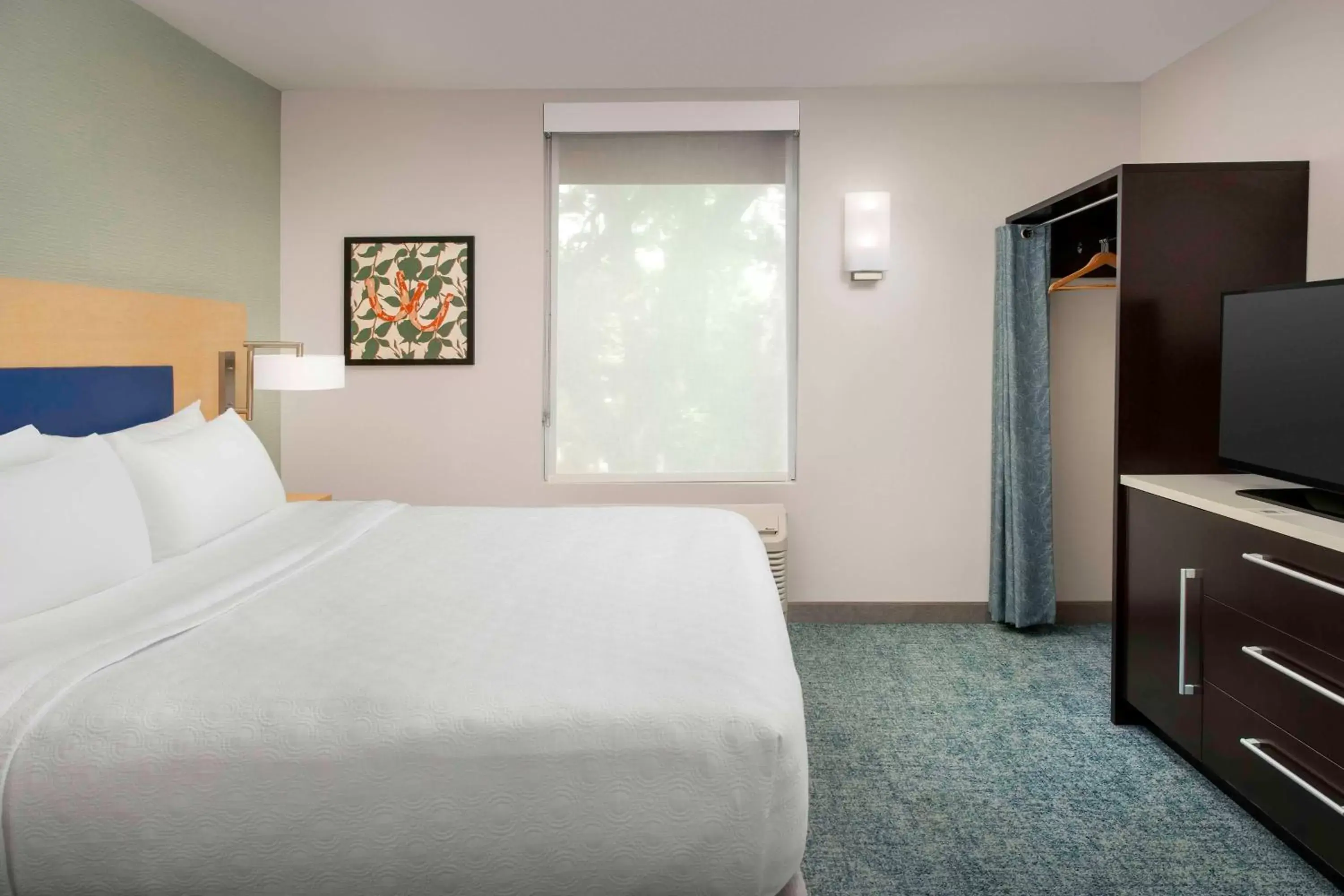Bed in Home2 Suites by Hilton Lexington University / Medical Center