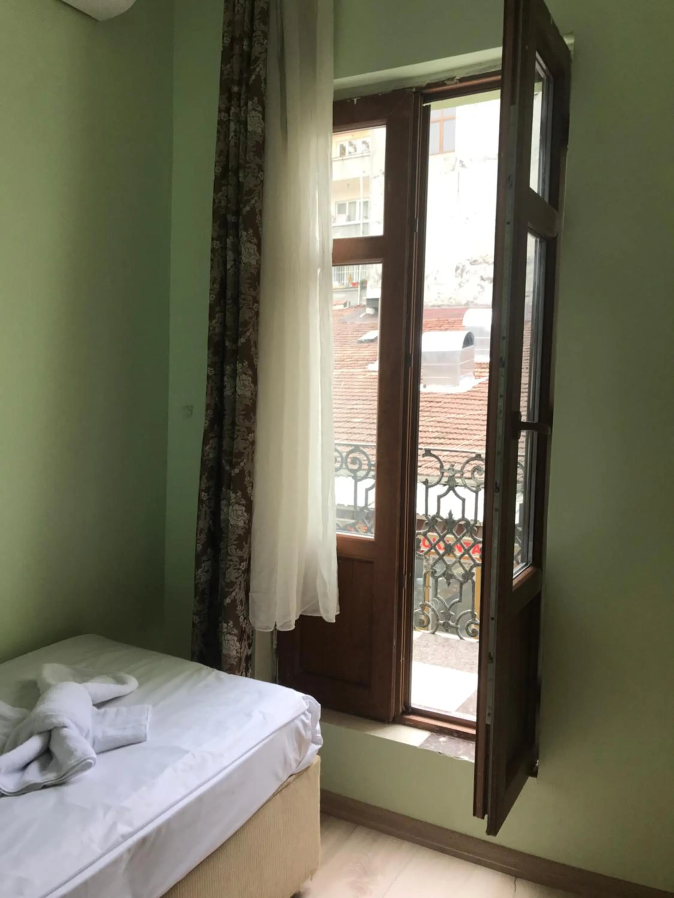 Photo of the whole room in Historial Hotel