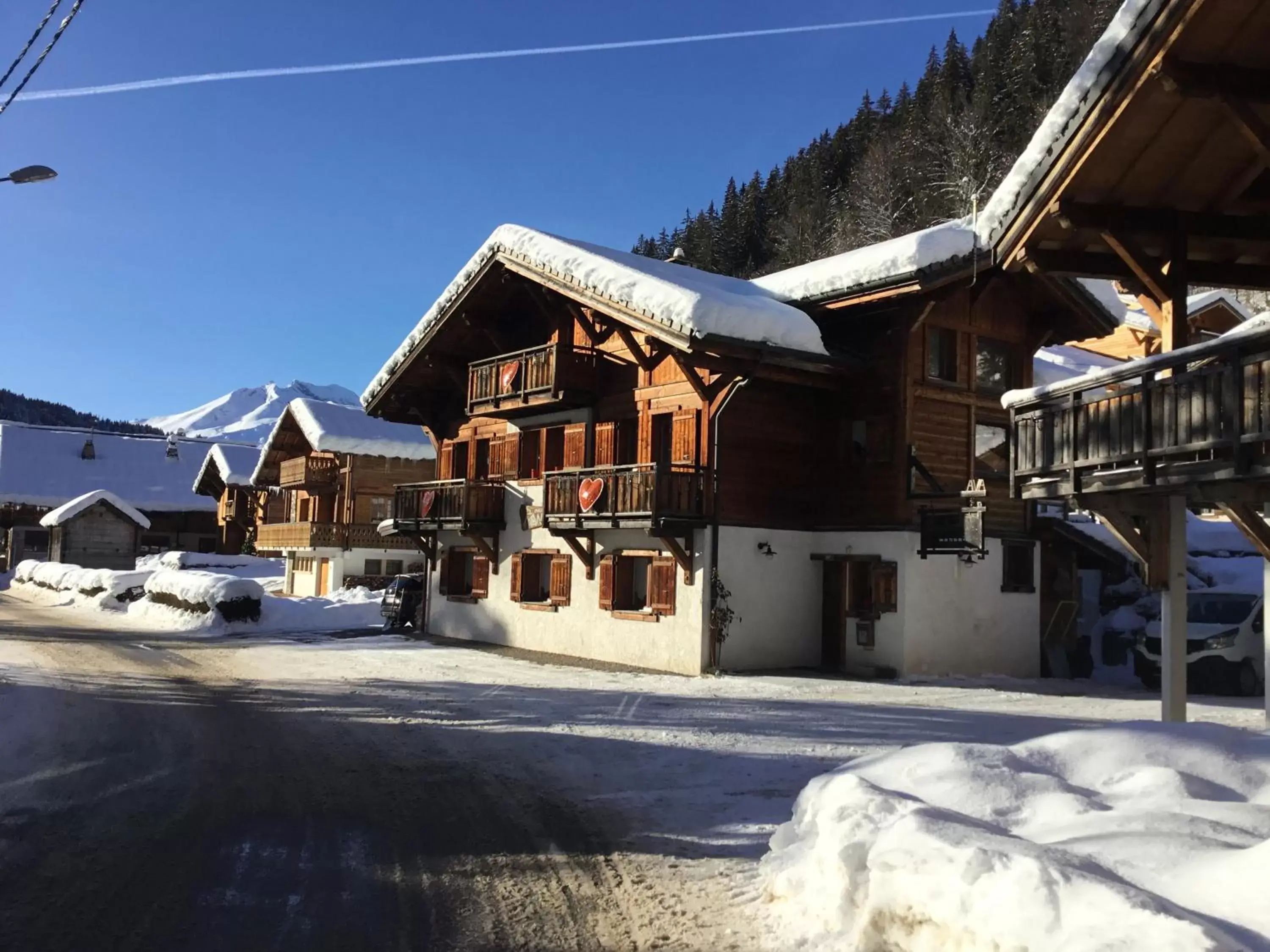 Winter in Bed and Breakfast Chalet Manava