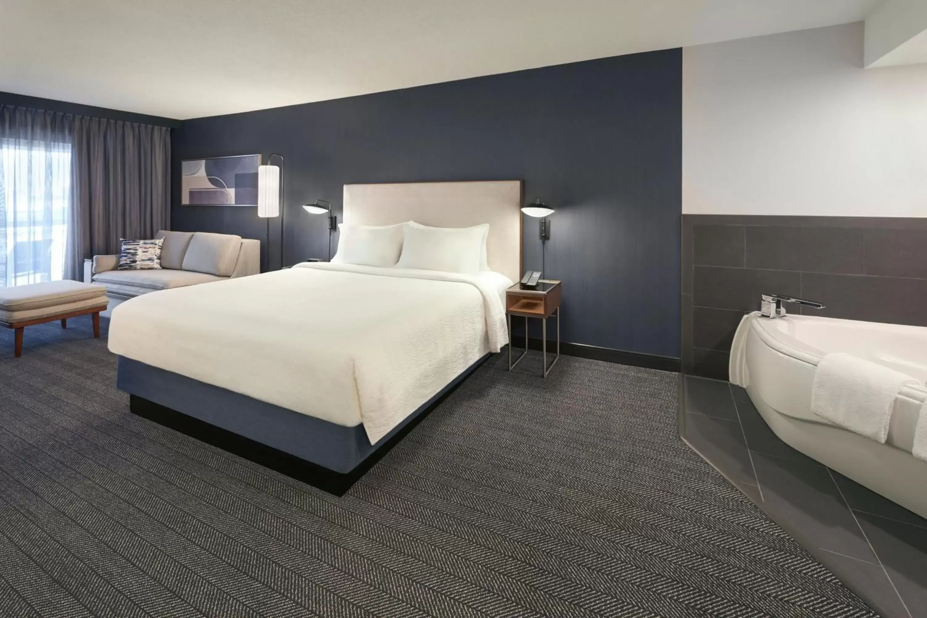 Photo of the whole room, Bed in Courtyard by Marriott Toronto Markham