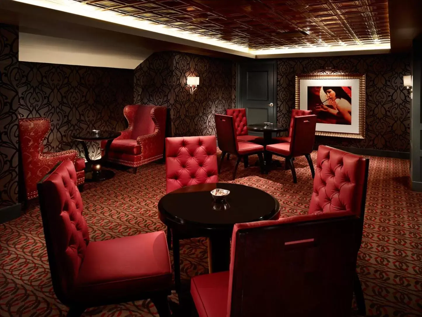 Lounge or bar in Omni William Penn Hotel