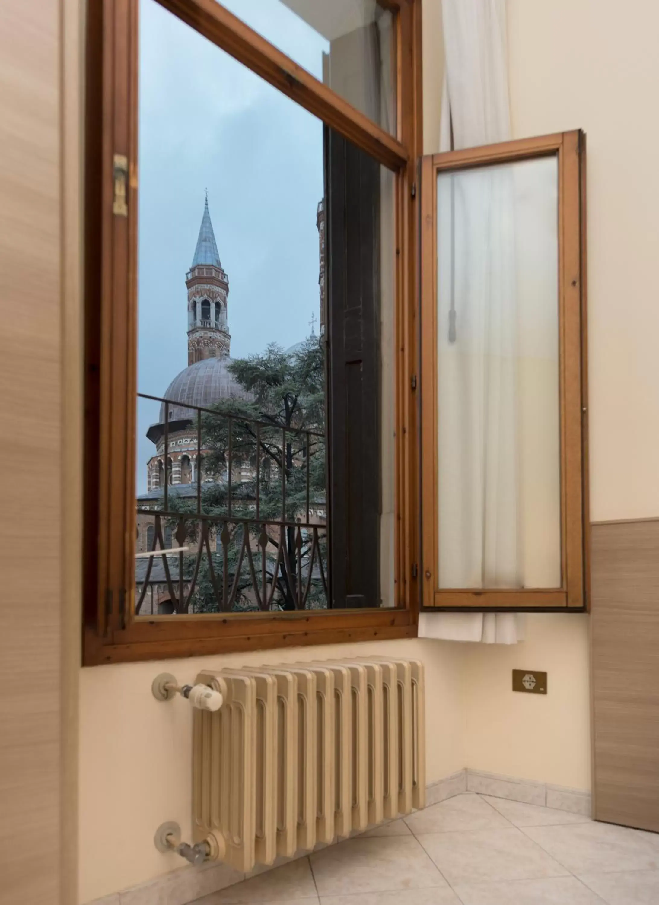 Property building in Hotel Casa Del Pellegrino Property building in Hotel Casa Del Pellegrino