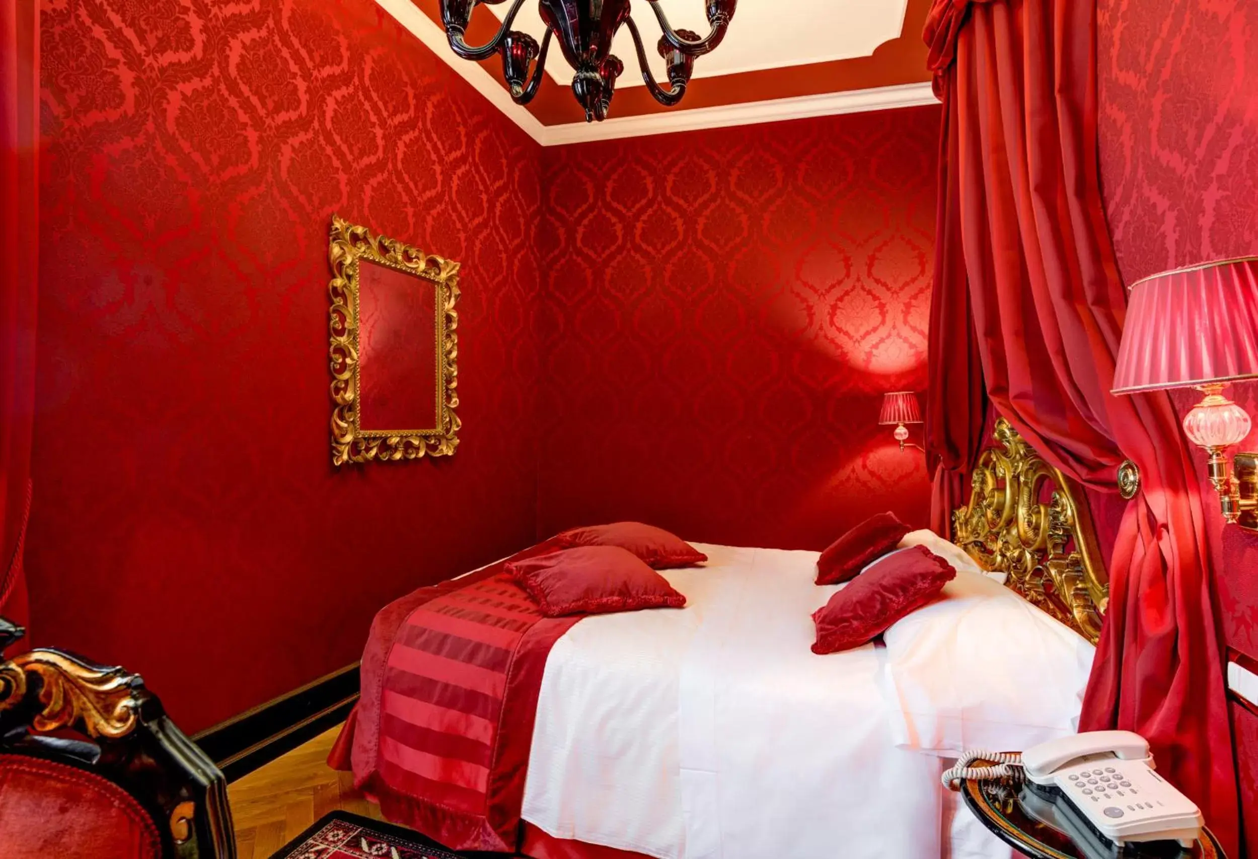Photo of the whole room, Bed in Hotel Al Duca Di Venezia